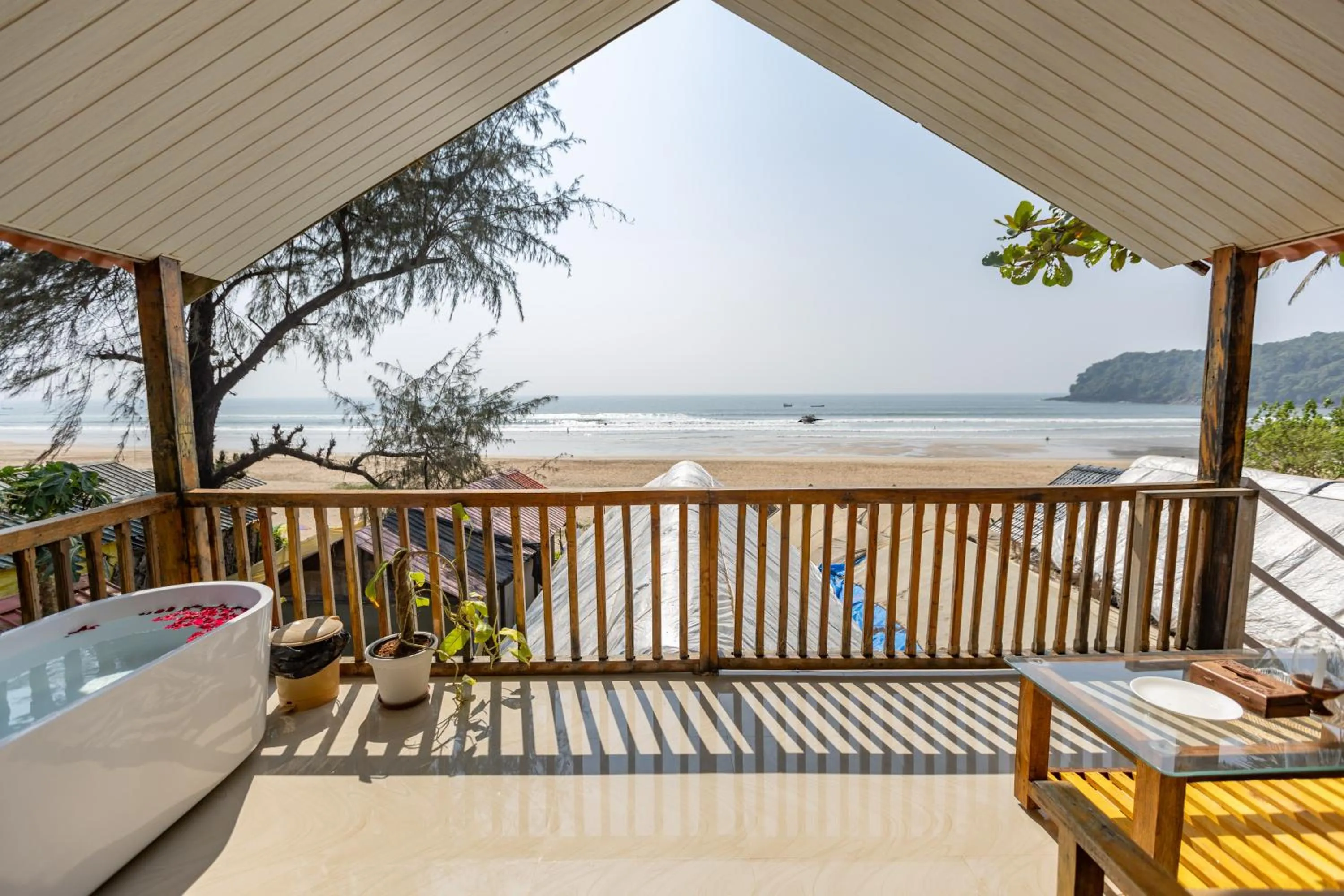 Bath in DucknChill-Agonda