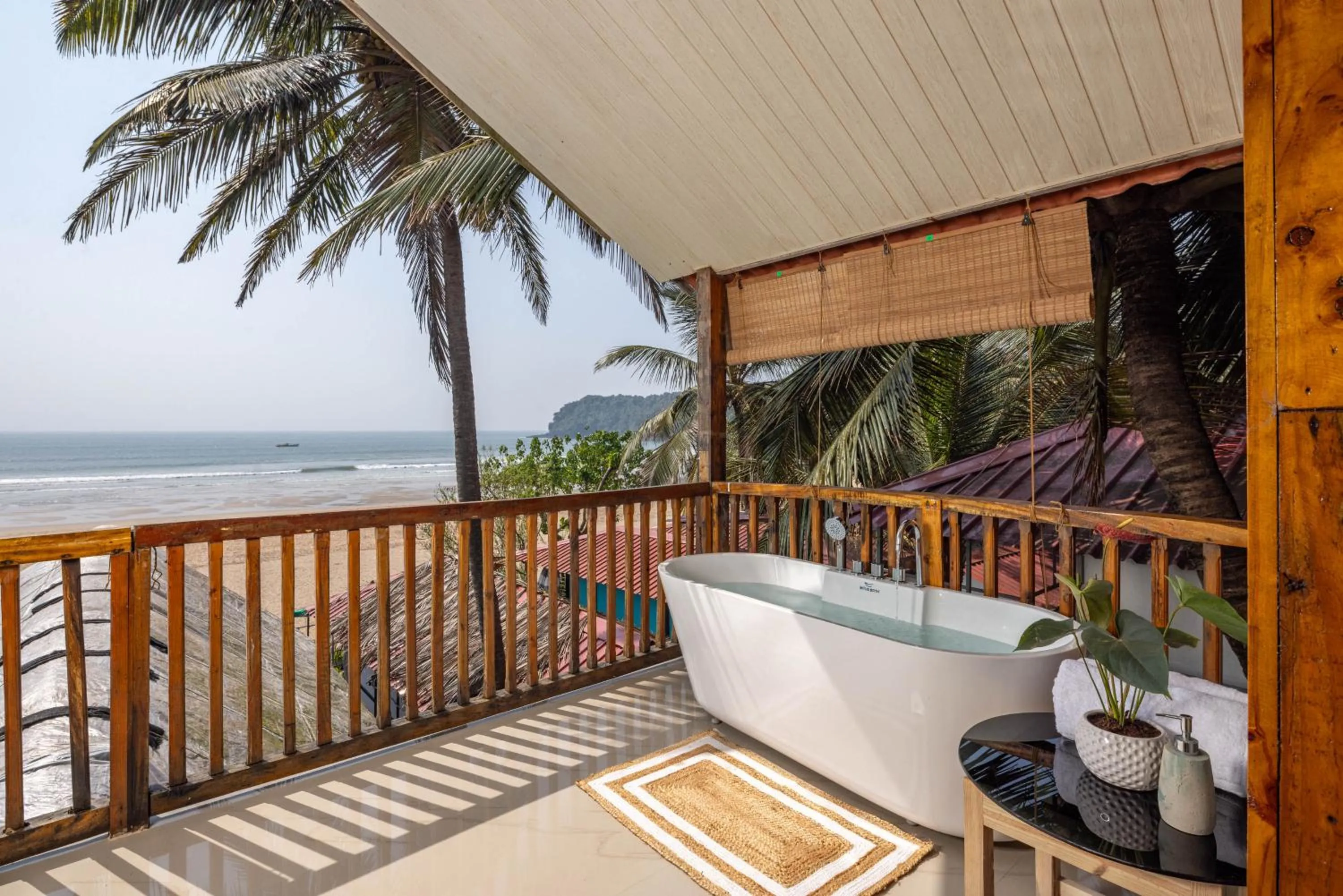 Bath in DucknChill-Agonda