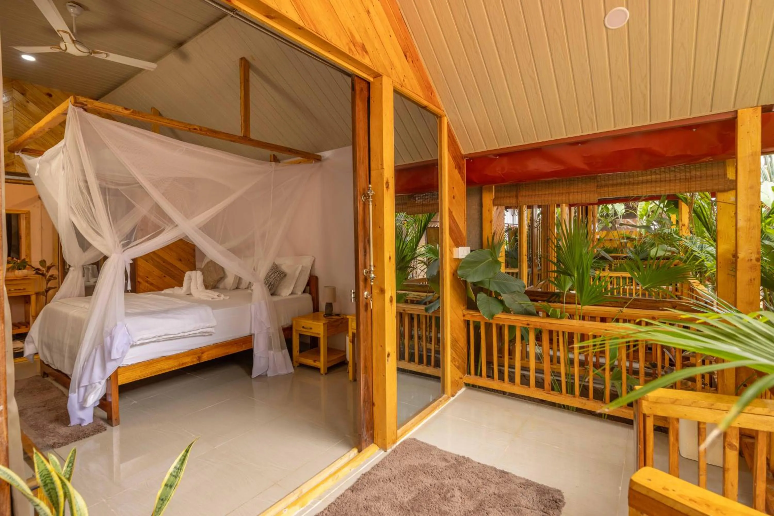 Bed in DucknChill-Agonda