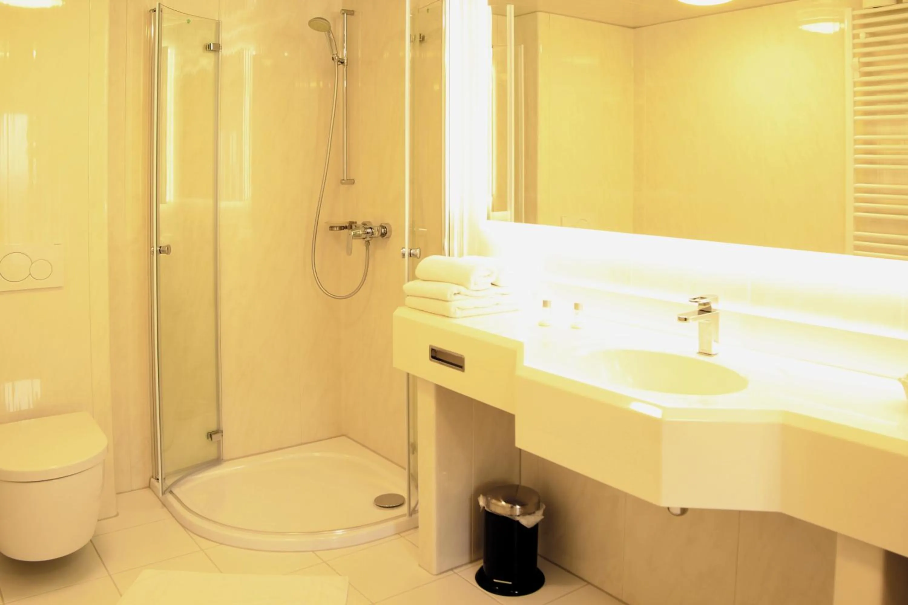 Bathroom in Hotel & Restaurant Bei Baki