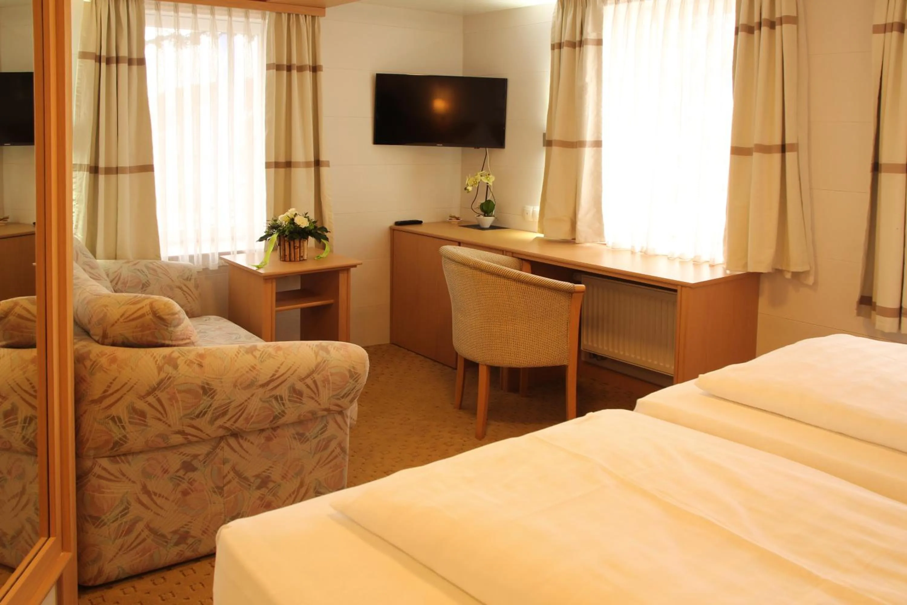 Bed in Hotel & Restaurant Bei Baki