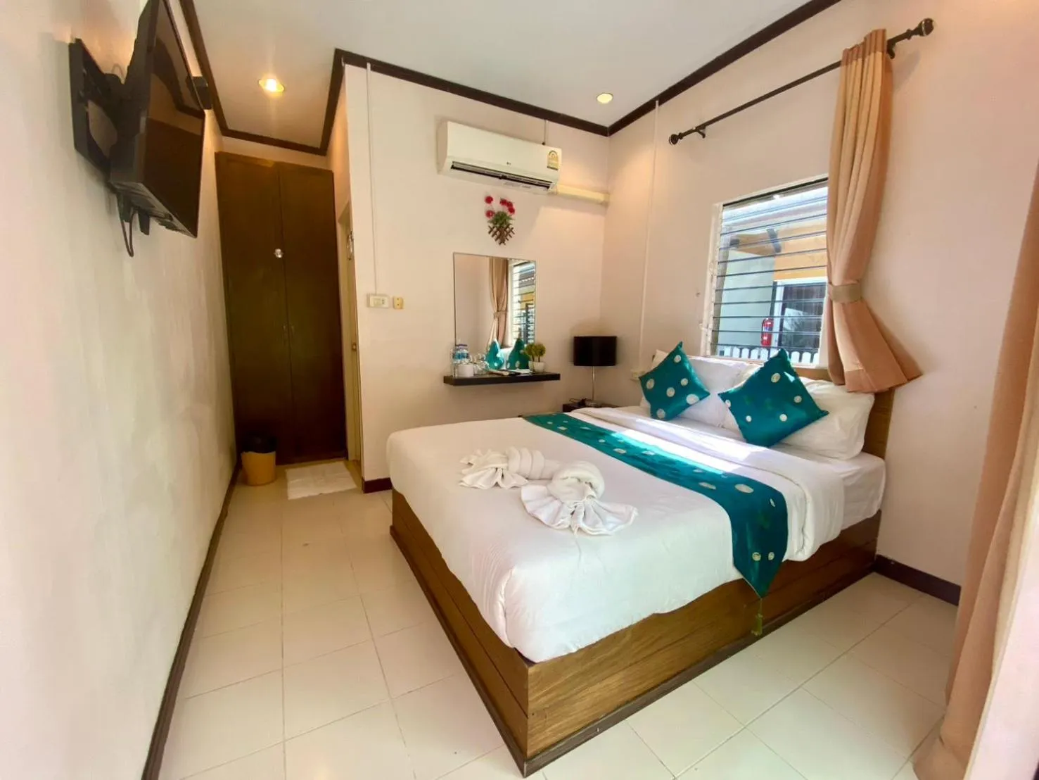 Bed in KK Lipe Resort