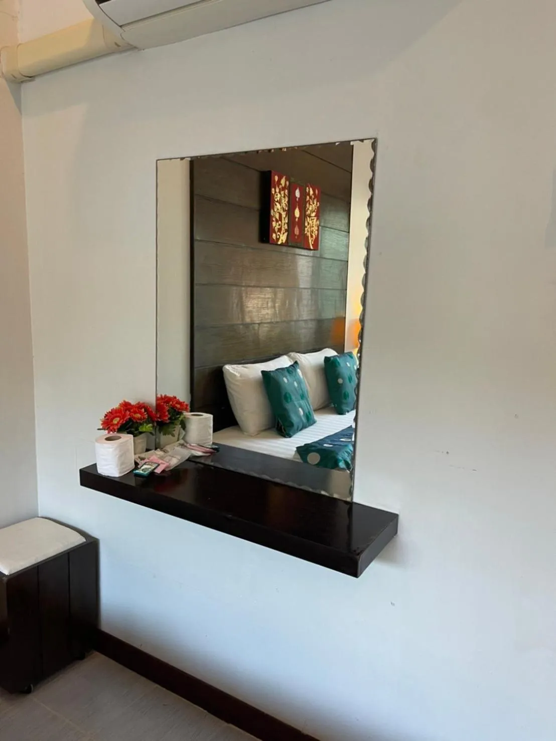 Photo of the whole room, Bed in KK Lipe Resort