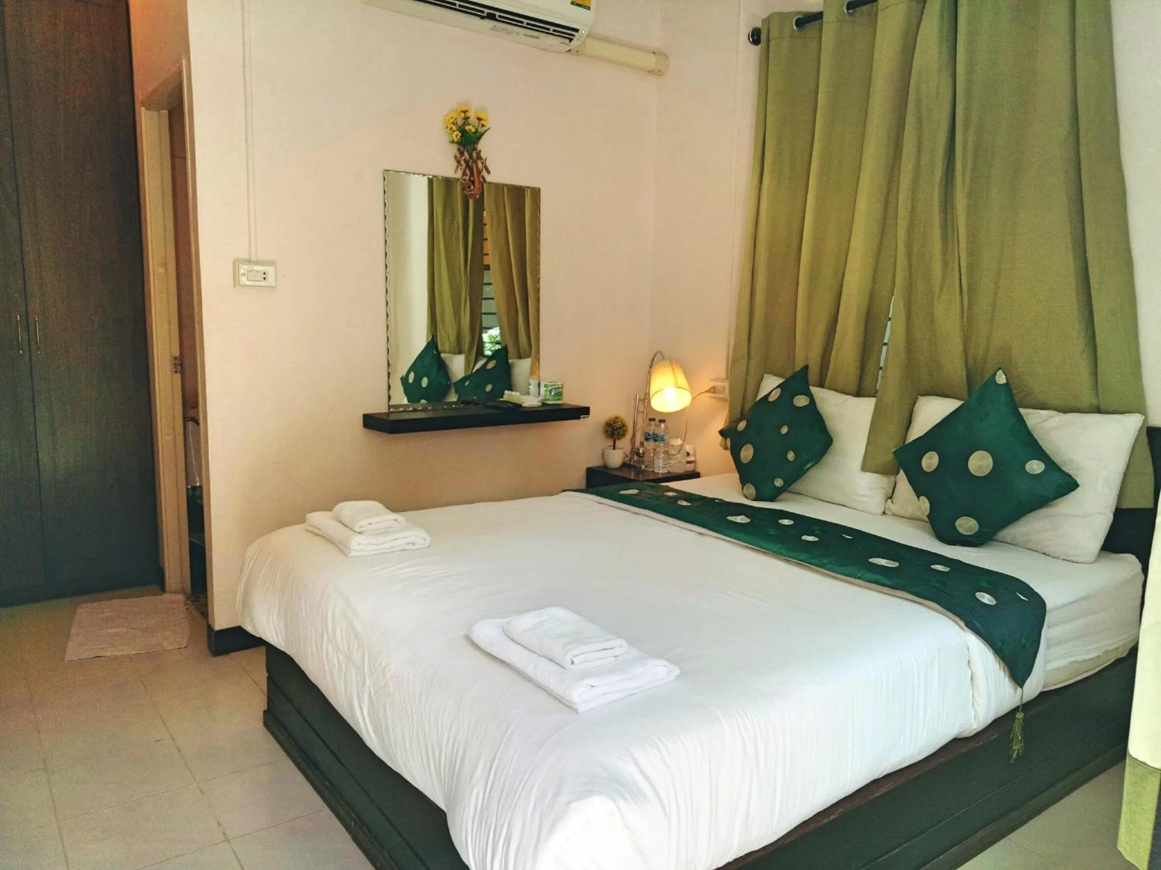 Bed in KK Lipe Resort