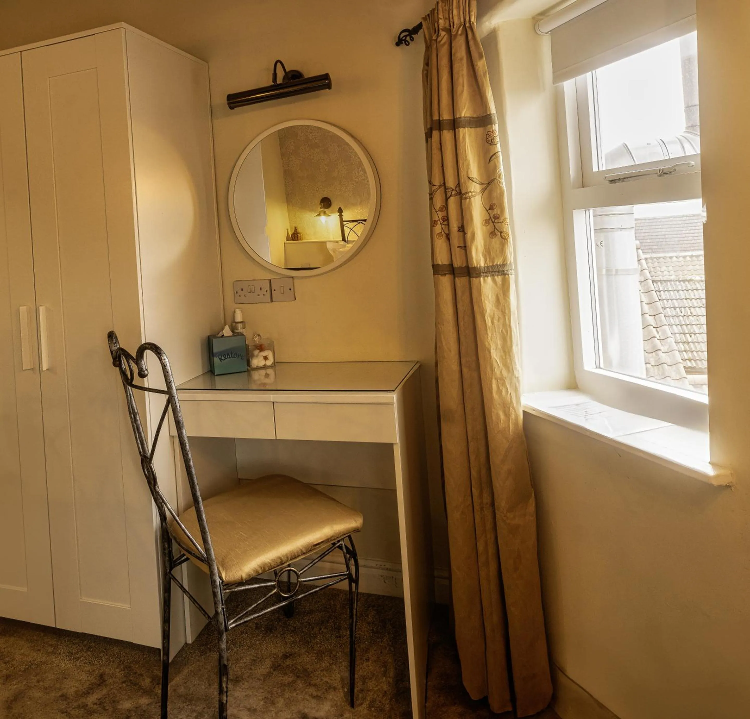 Bed in The Green Dragon at Bedale by OYO