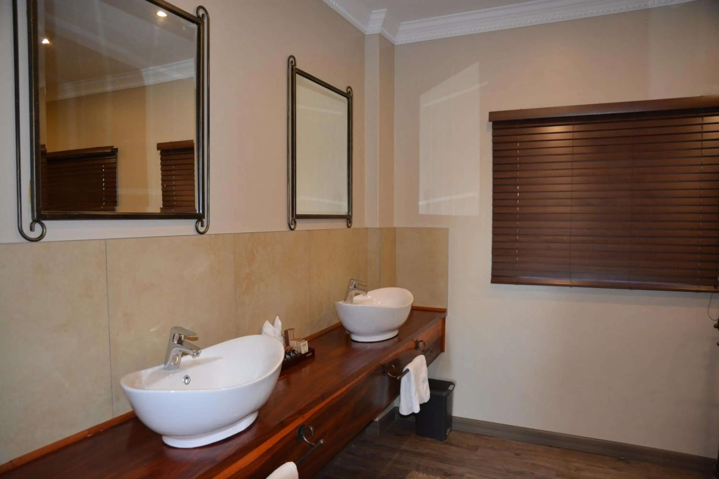 Zebra Kalahari Lodge