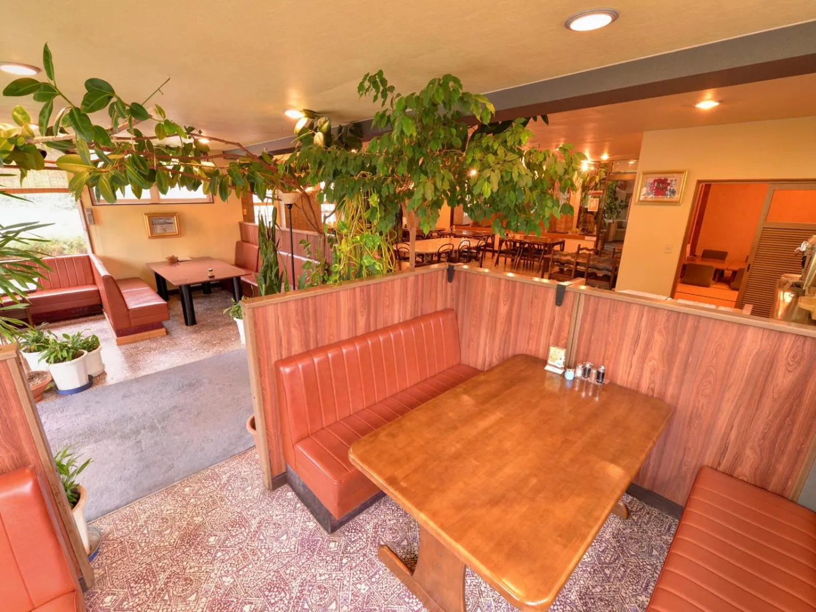 Restaurant/places to eat in Hotel Parkway