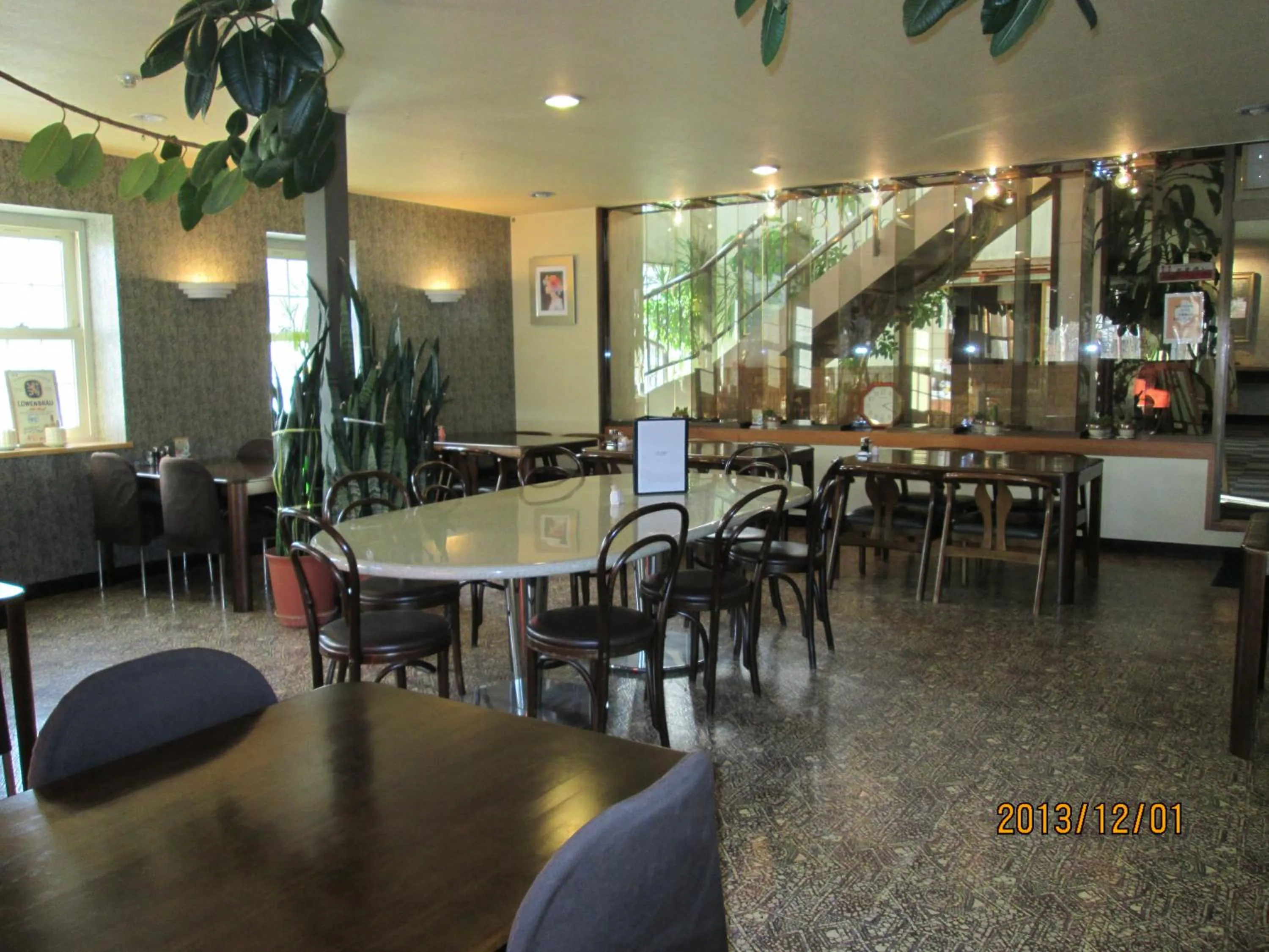 Restaurant/places to eat in Hotel Parkway