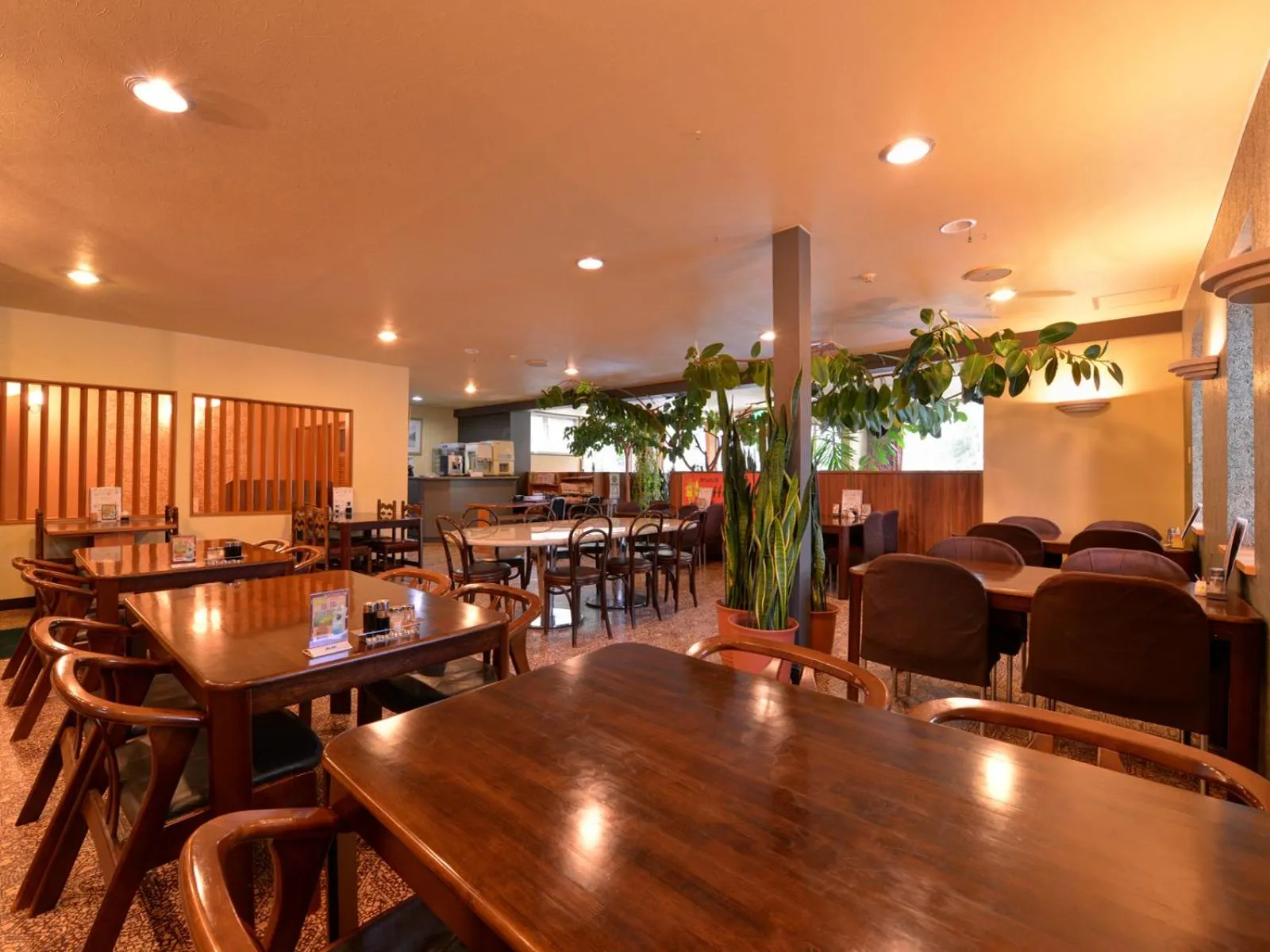 Restaurant/places to eat in Hotel Parkway