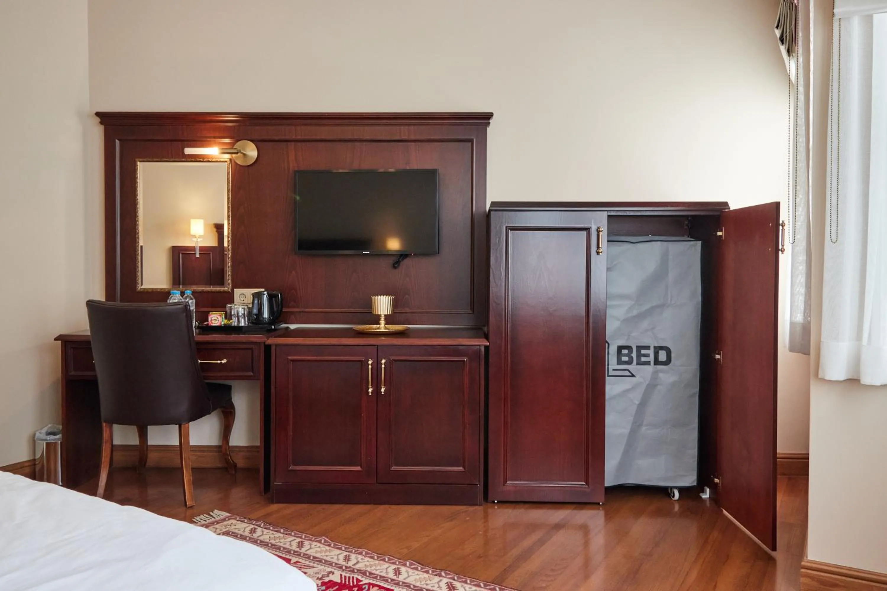 Bed in White Palace Old City Boutique Hotel