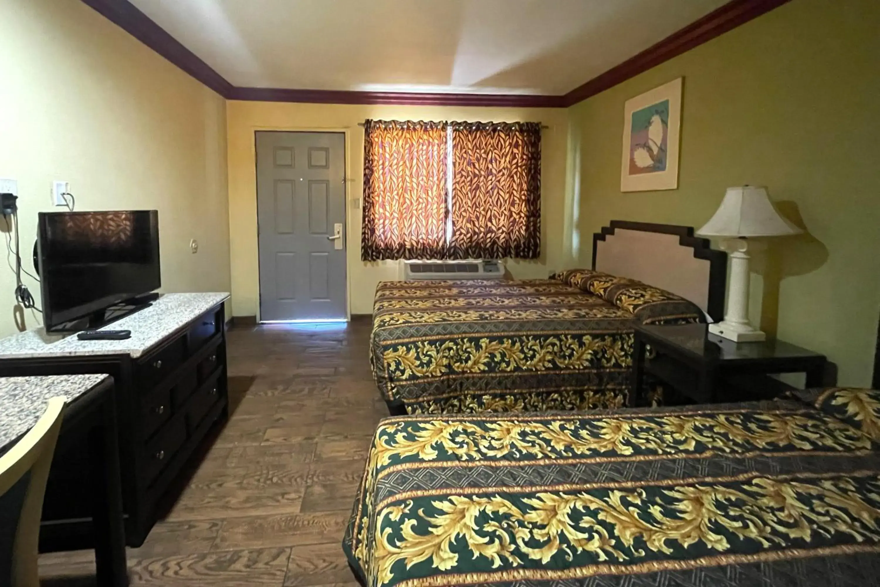 Standard Room 2 Double Beds in Sunstar Inn Los Banos near I-5 Standard Room 2 Double Beds in Sunstar Inn Los Banos near I-5