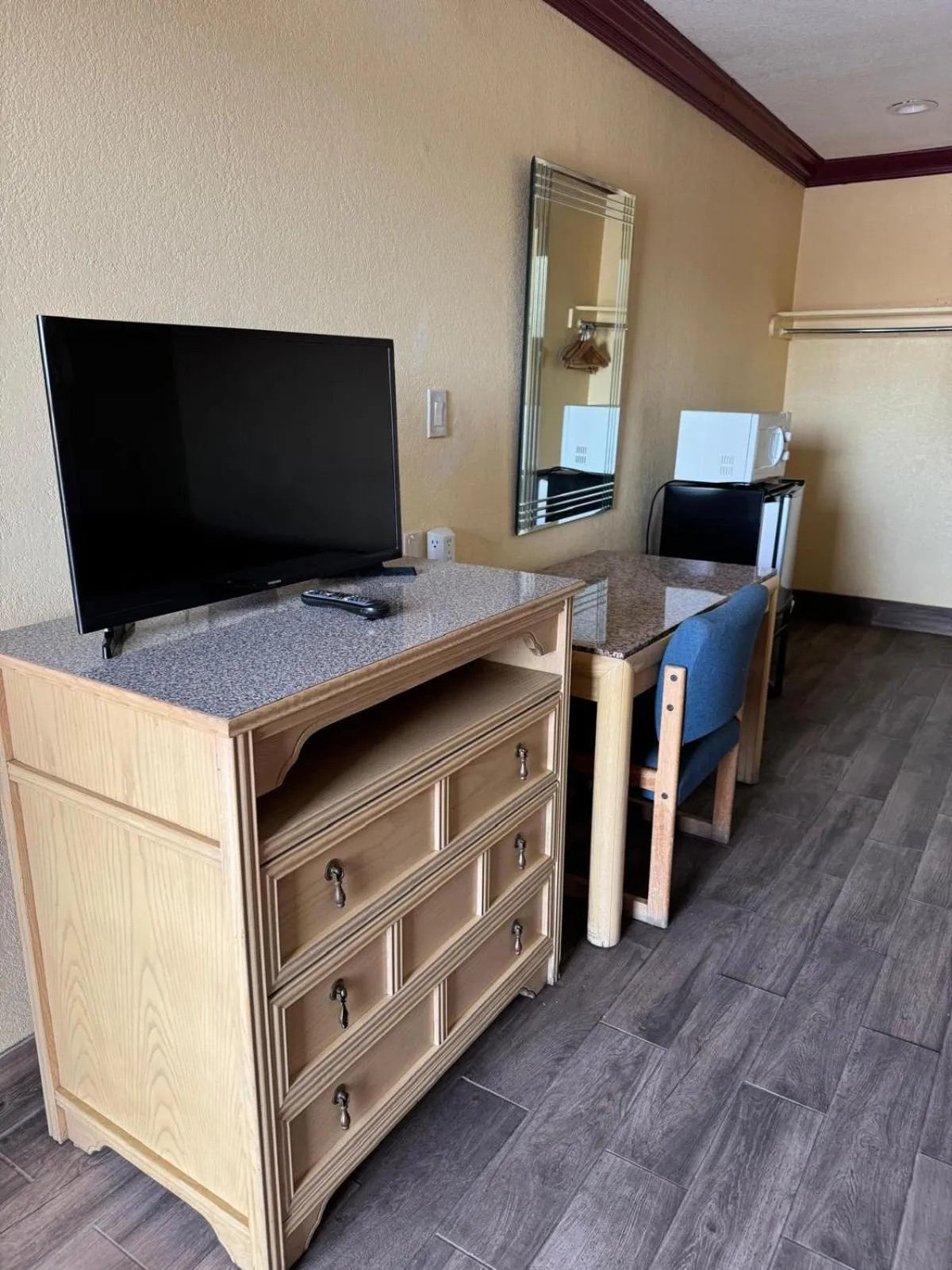 Bedroom in Sunstar Inn Los Banos near I-5