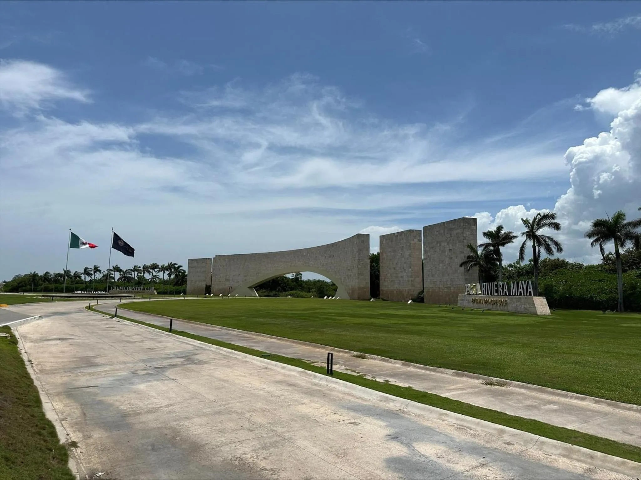 Lovely 1 Bedroom Condo with plunge pool In Bahia Principe Golf Resort