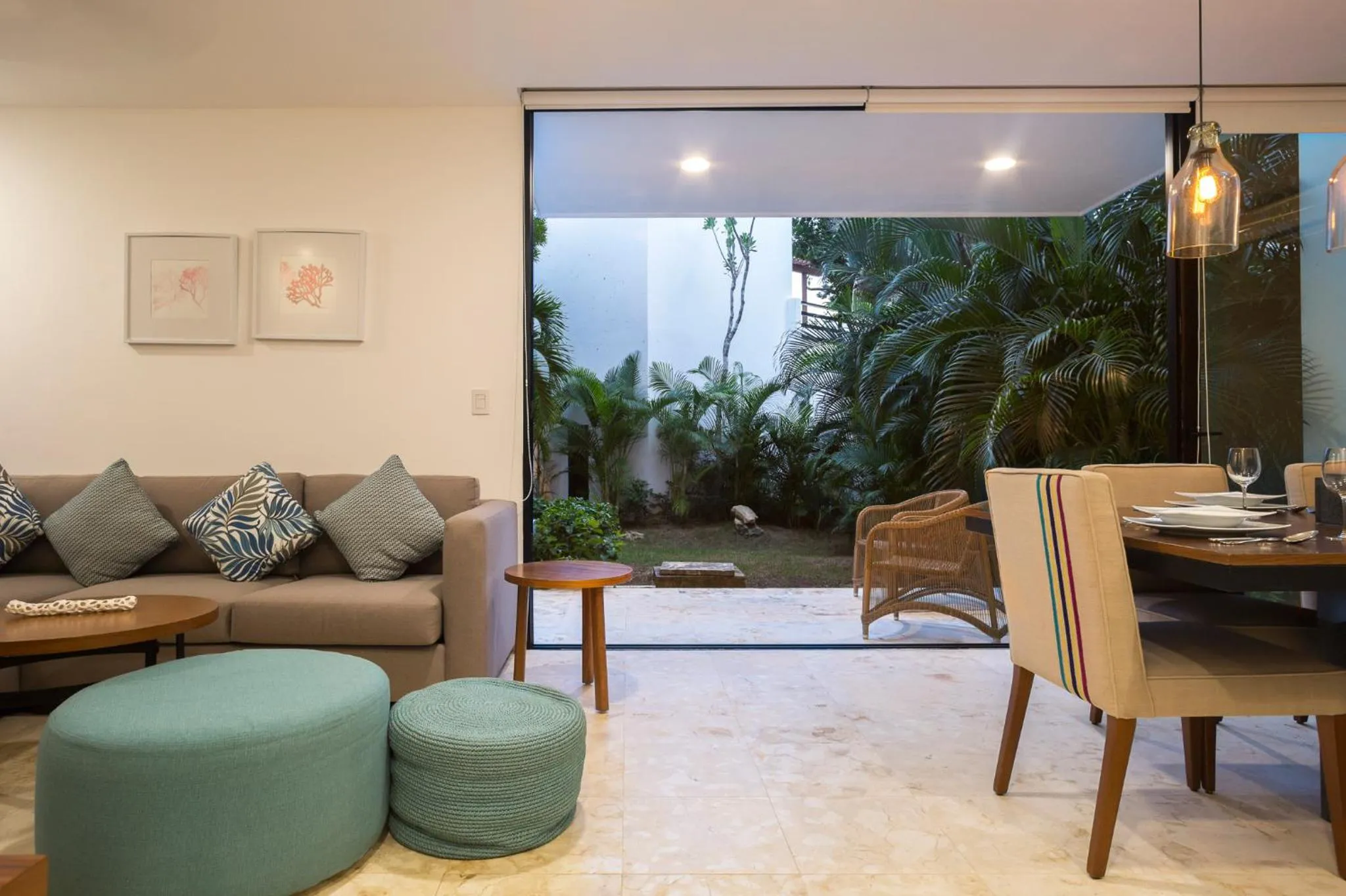 Living room in Lovely 1 Bedroom Condo with plunge pool In Bahia Principe Golf Resort