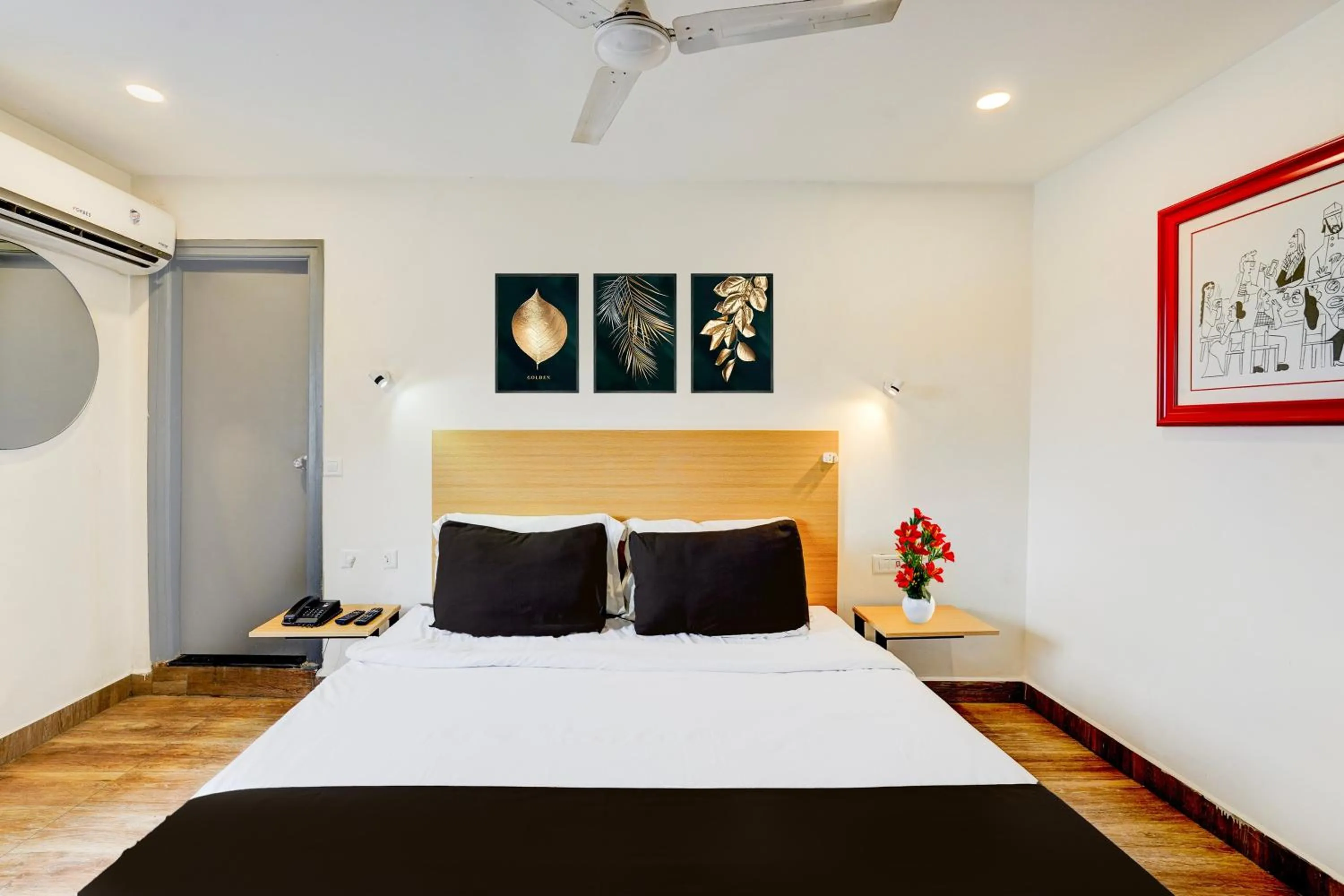 Bedroom, Bed in Super Townhouse Tirupati