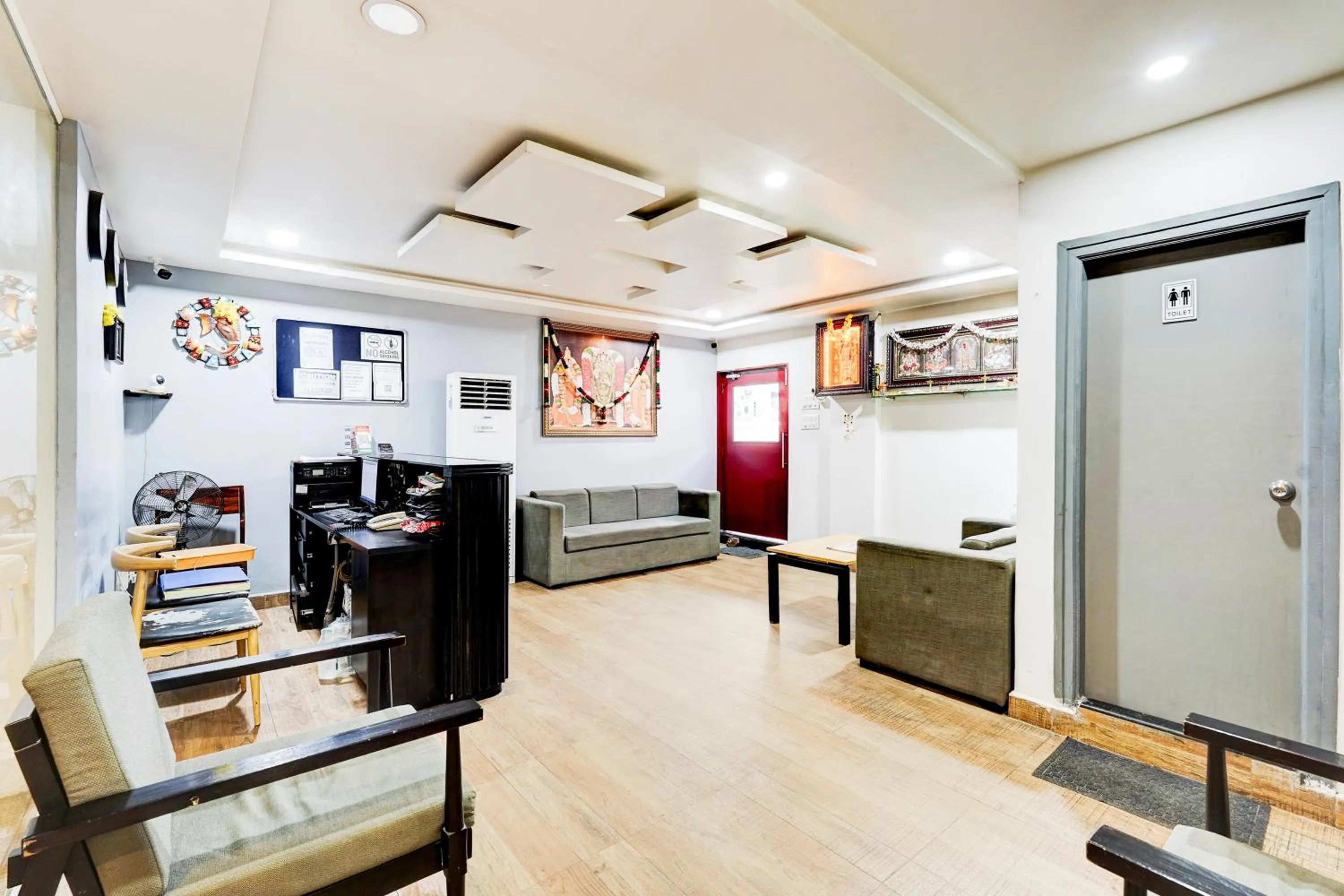 Lobby or reception in Super Townhouse Tirupati