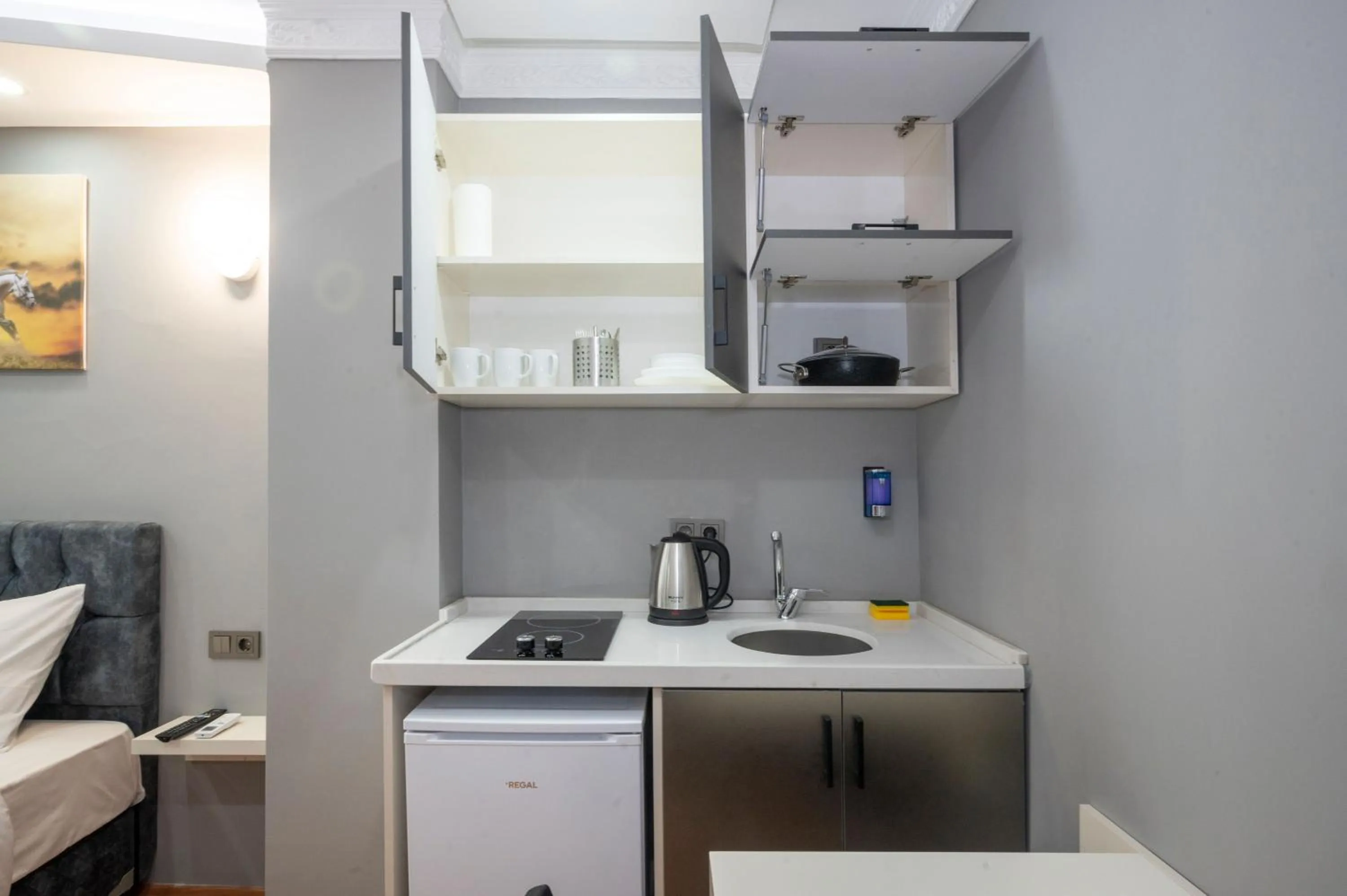 Kitchen or kitchenette in Taxim Sunpera Suites