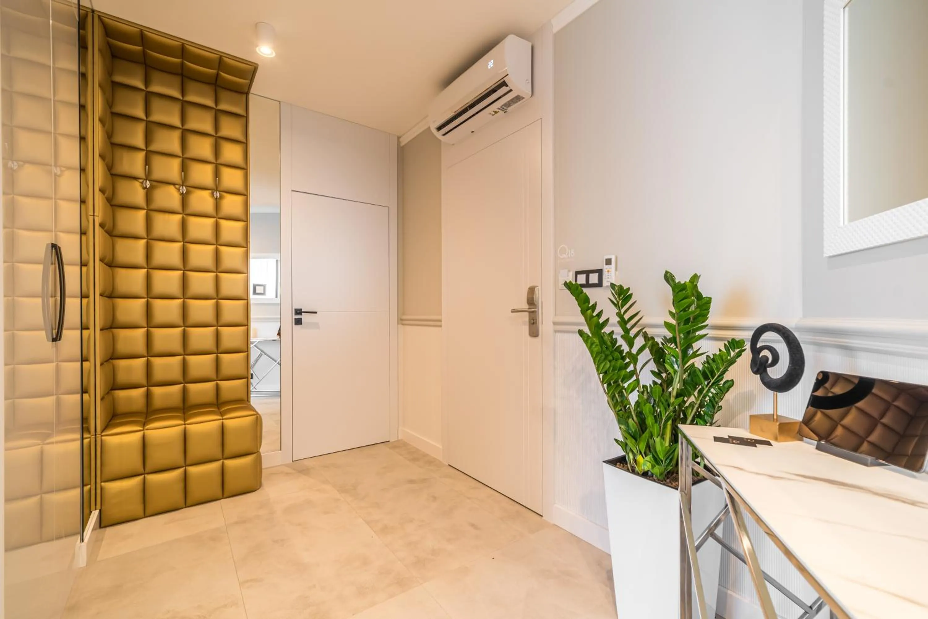 Kitchen or kitchenette in Q18 ApartHotel