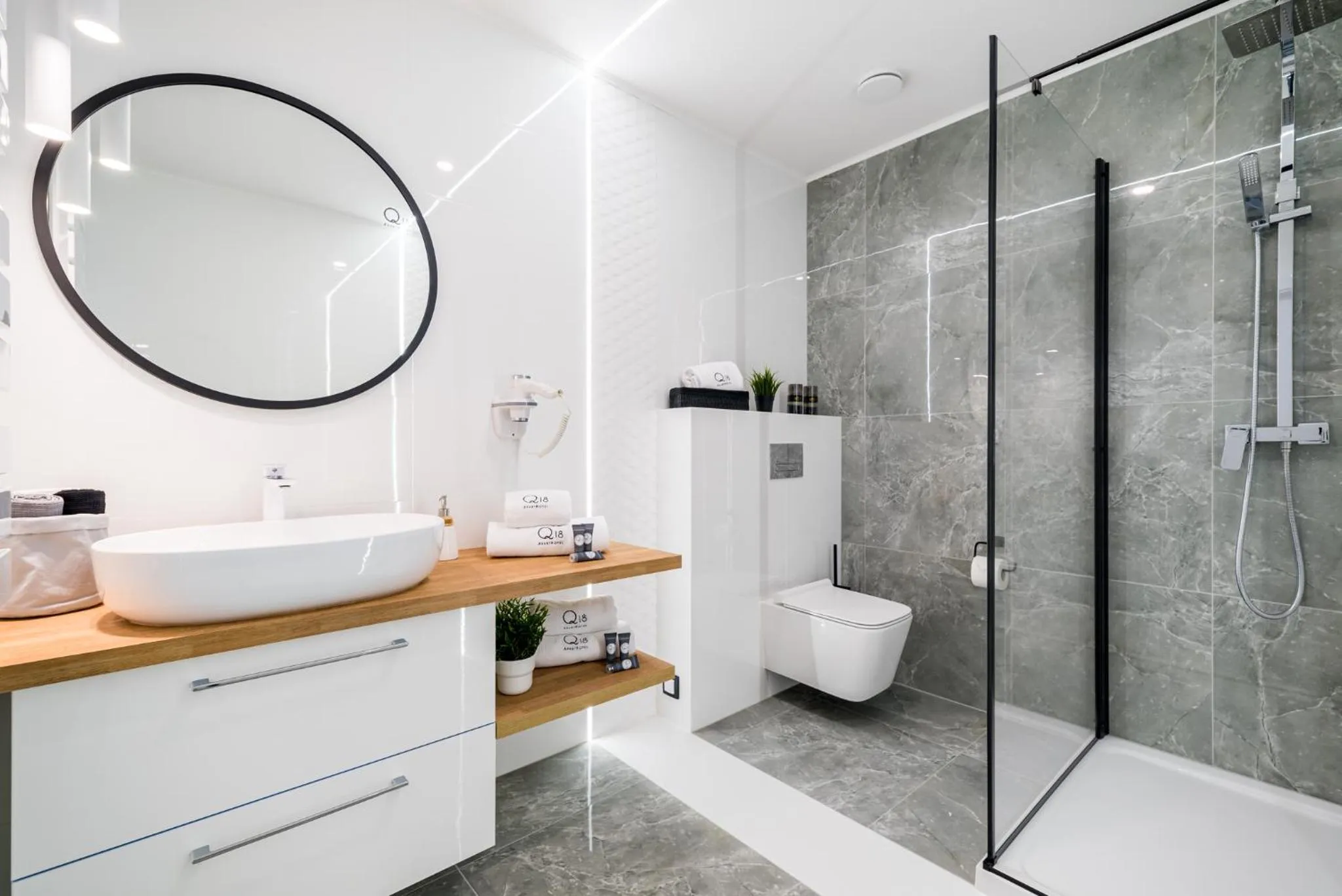 Shower in Q18 ApartHotel