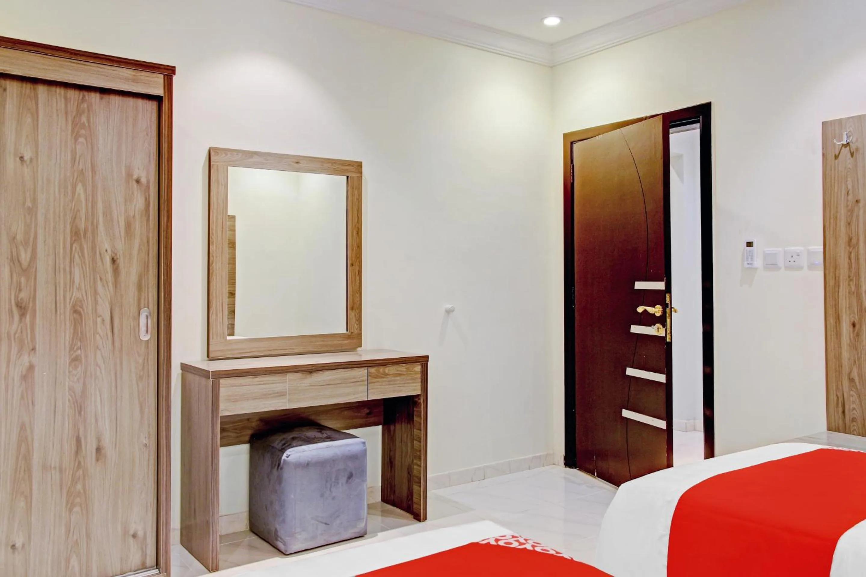 Seating area, Bed in Al Tamayoz Al Raqi - Bani Malik