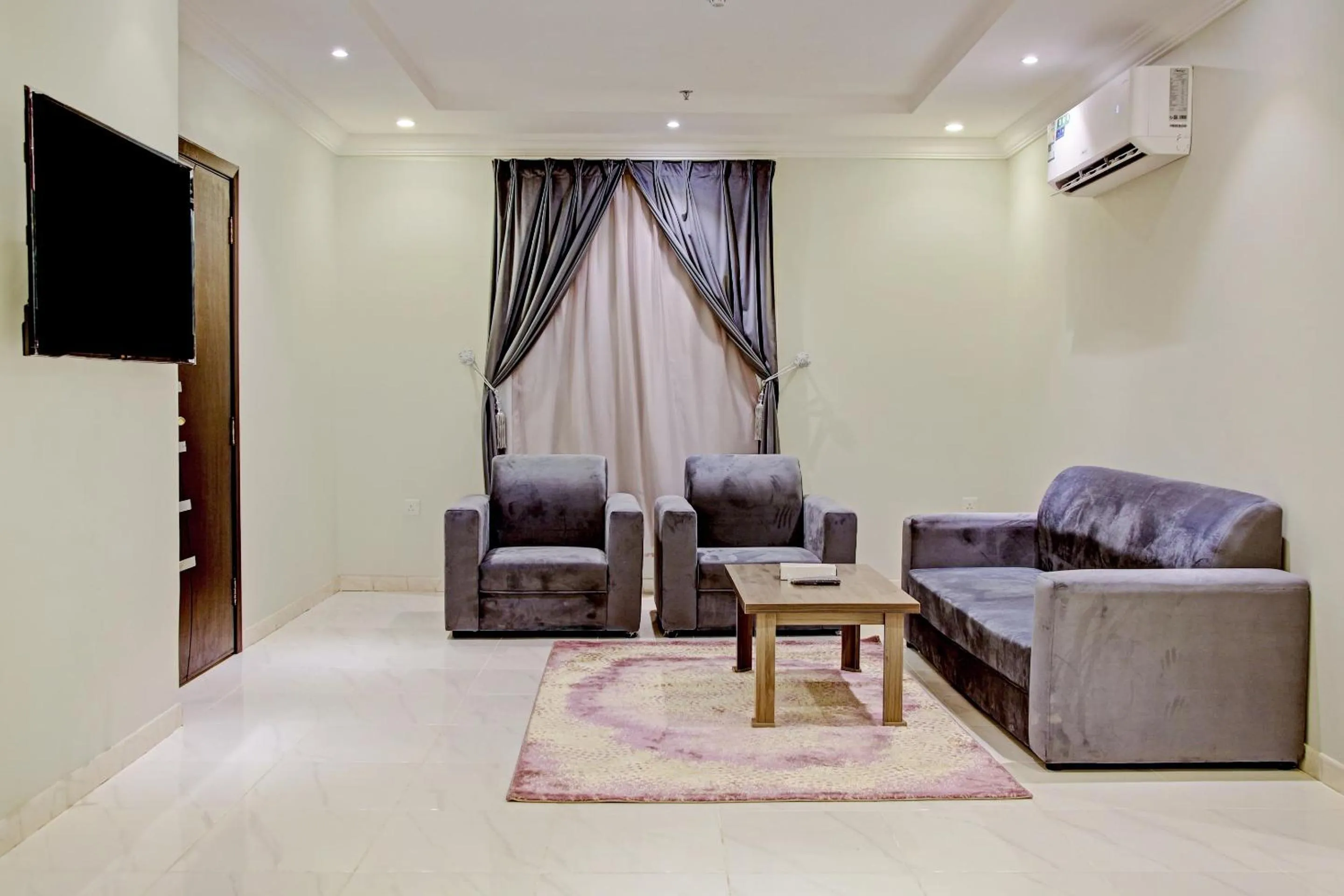 Seating area in Al Tamayoz Al Raqi - Bani Malik