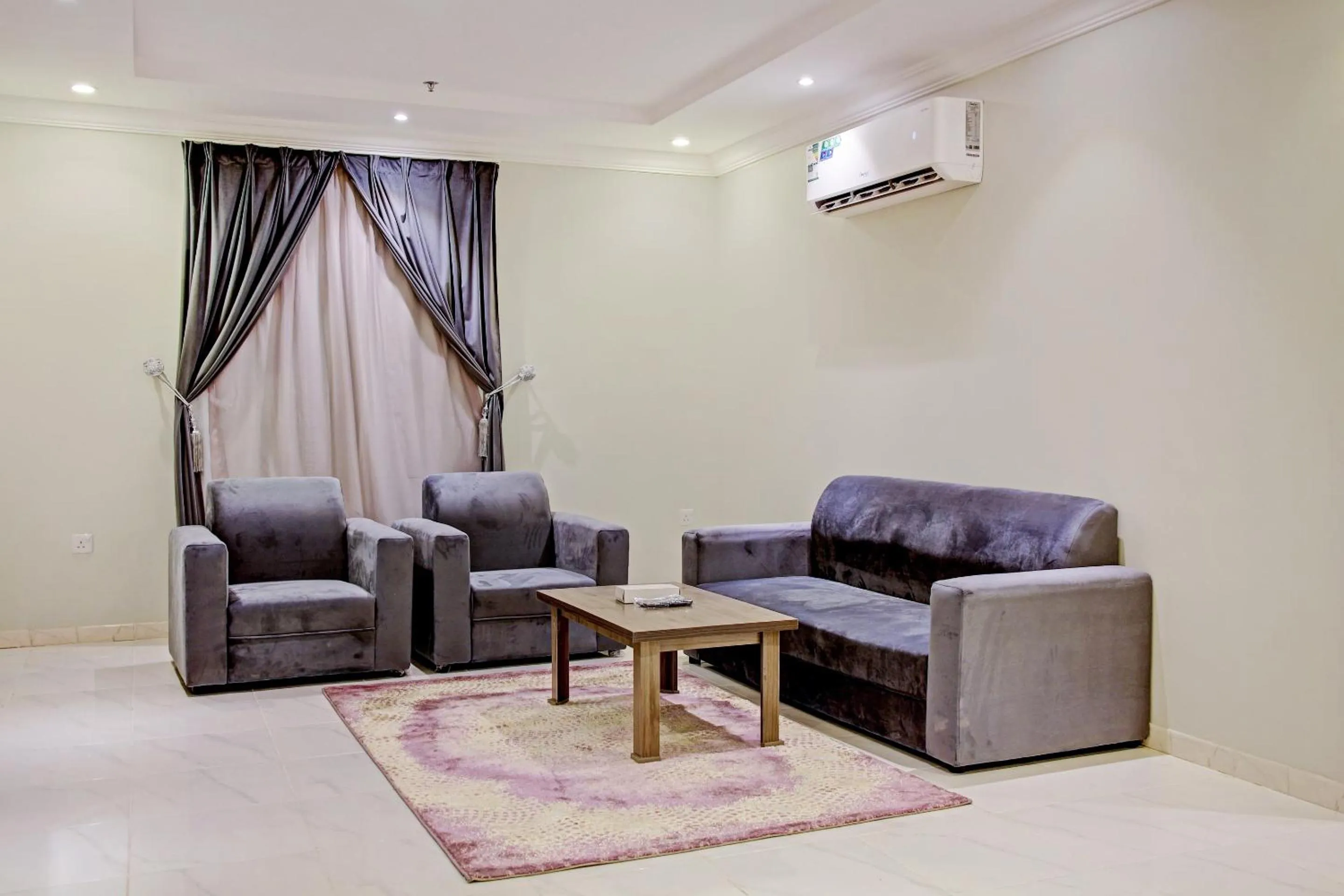 Seating area in Al Tamayoz Al Raqi - Bani Malik