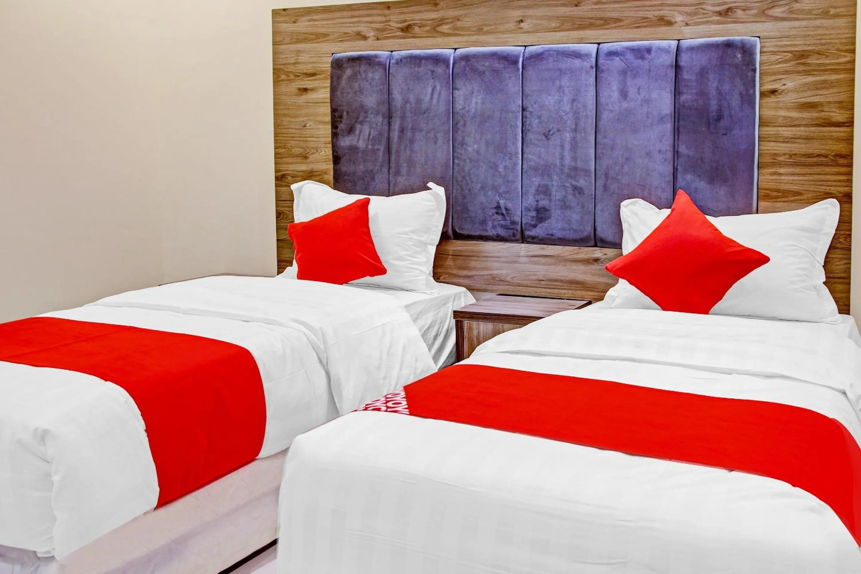 Photo of the whole room, Bed in Al Tamayoz Al Raqi - Bani Malik