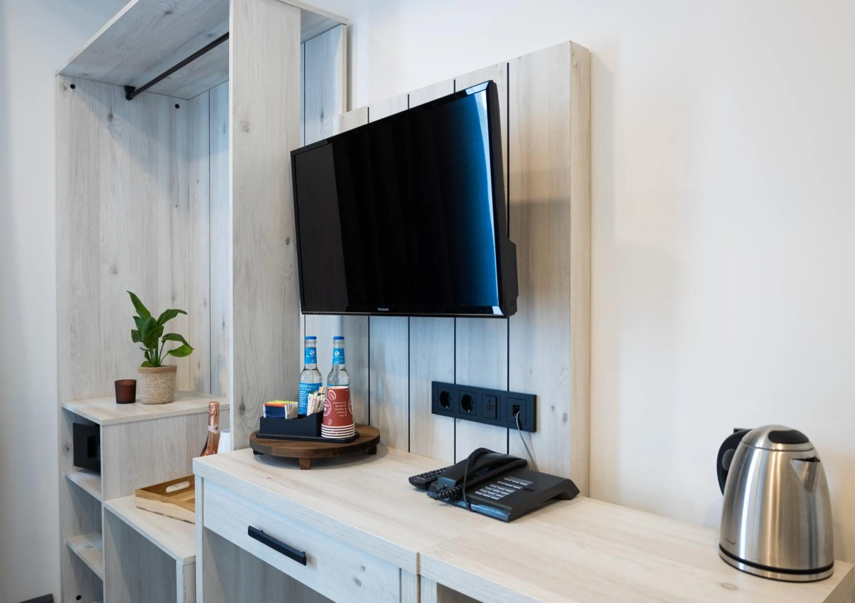 TV and multimedia in Hotel Innception