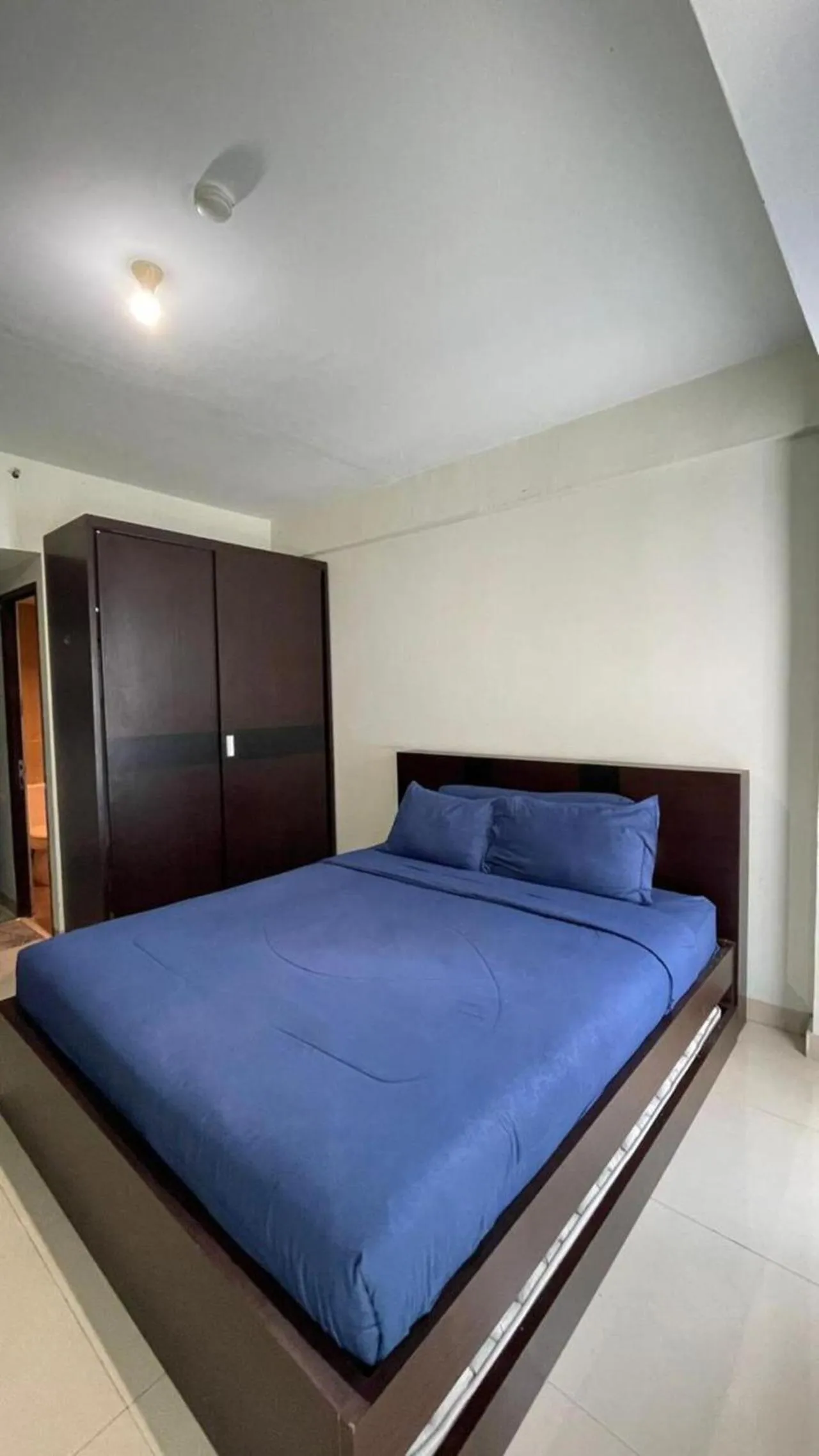 Bedroom, Bed in Apartemen Grand Dhika City by Nina