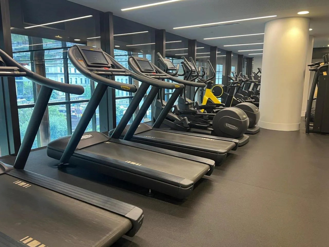 Property building in Pars apartments - Melbourne Quarter- unique View of city and Yarra