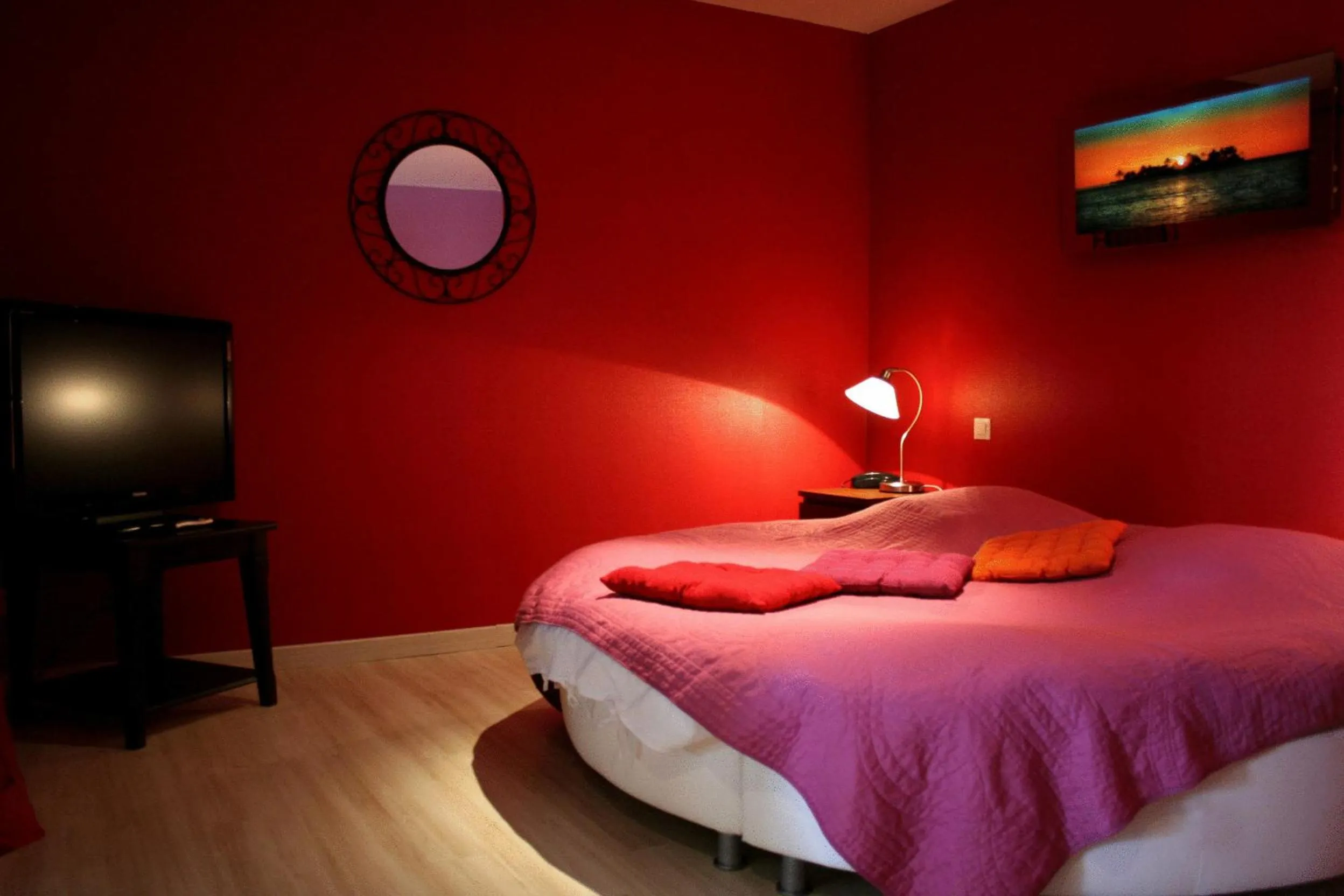 Photo of the whole room, Bed in In Jungle Hôtel