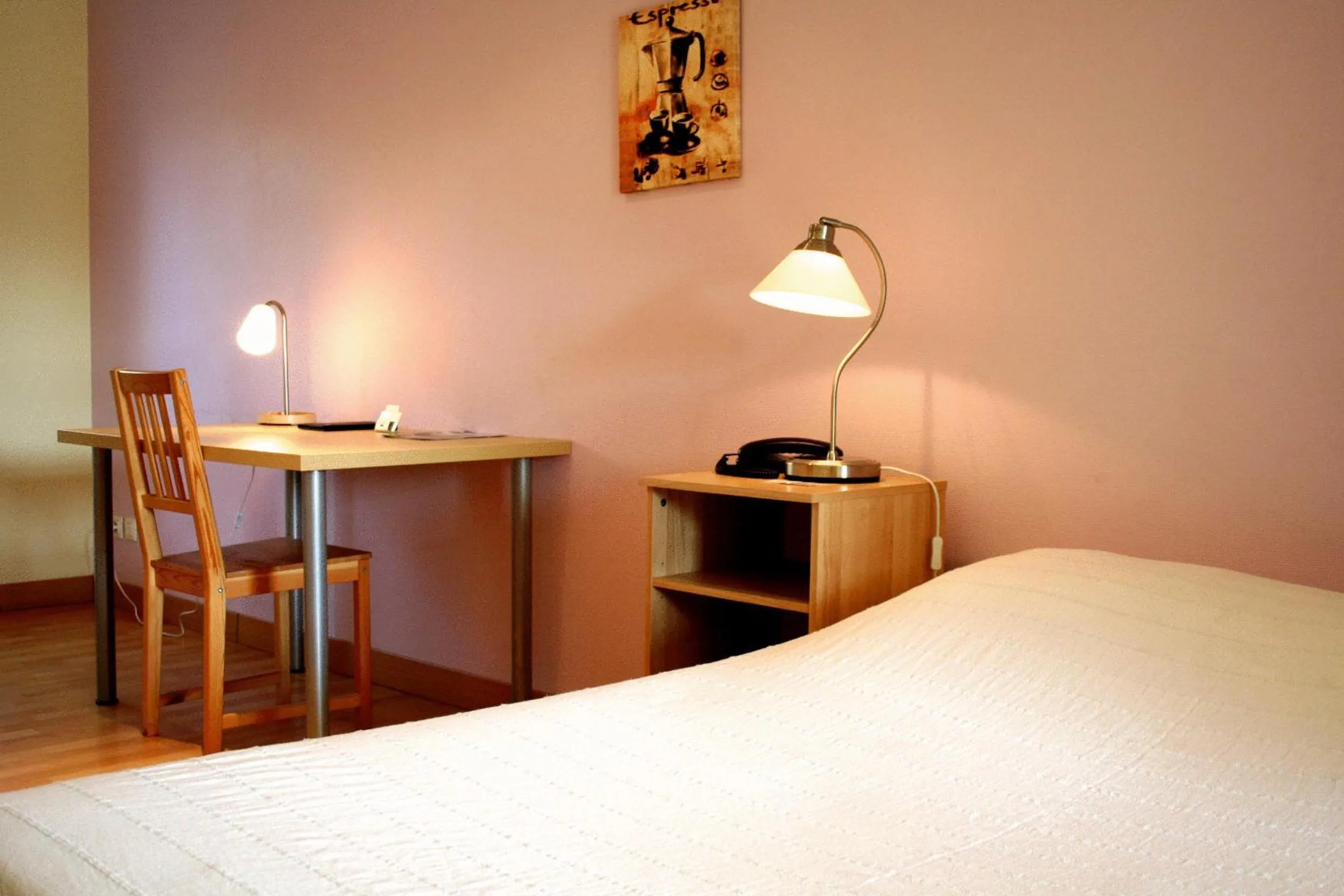 Photo of the whole room, Bed in In Jungle Hôtel