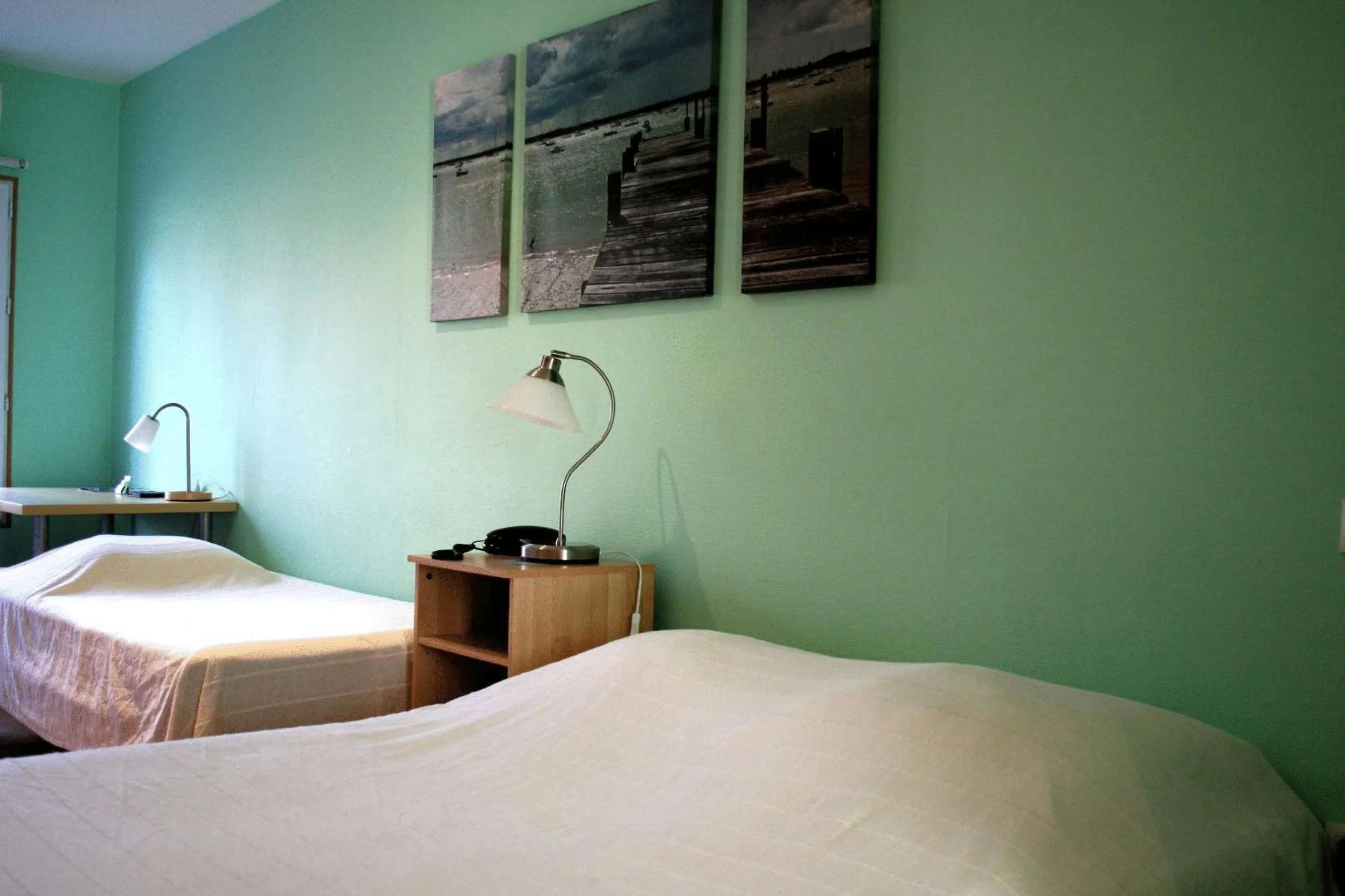 Photo of the whole room, Bed in In Jungle Hôtel