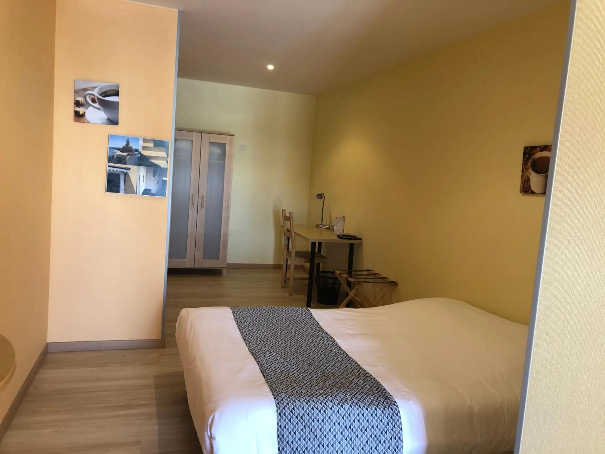 Bed in In Jungle Hôtel