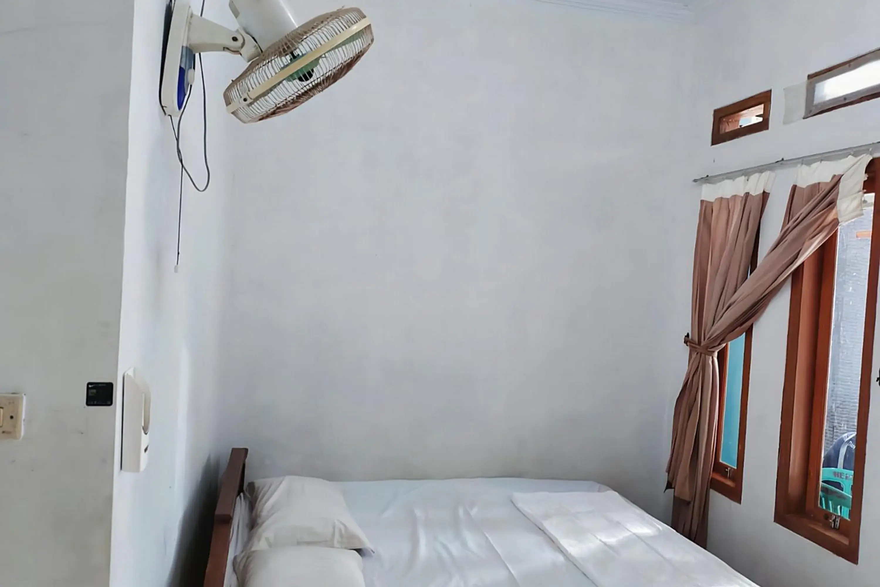 Standard Double Room with Fan in Pondok Herrlanda Standard Double Room with Fan in Pondok Herrlanda