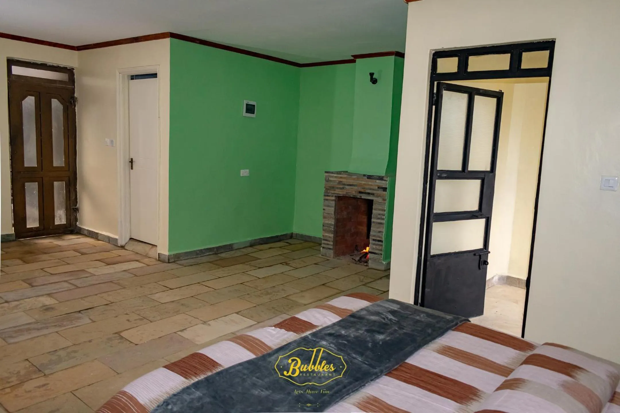 Facade/entrance, Bed in Bubbles Lodge Kinangop