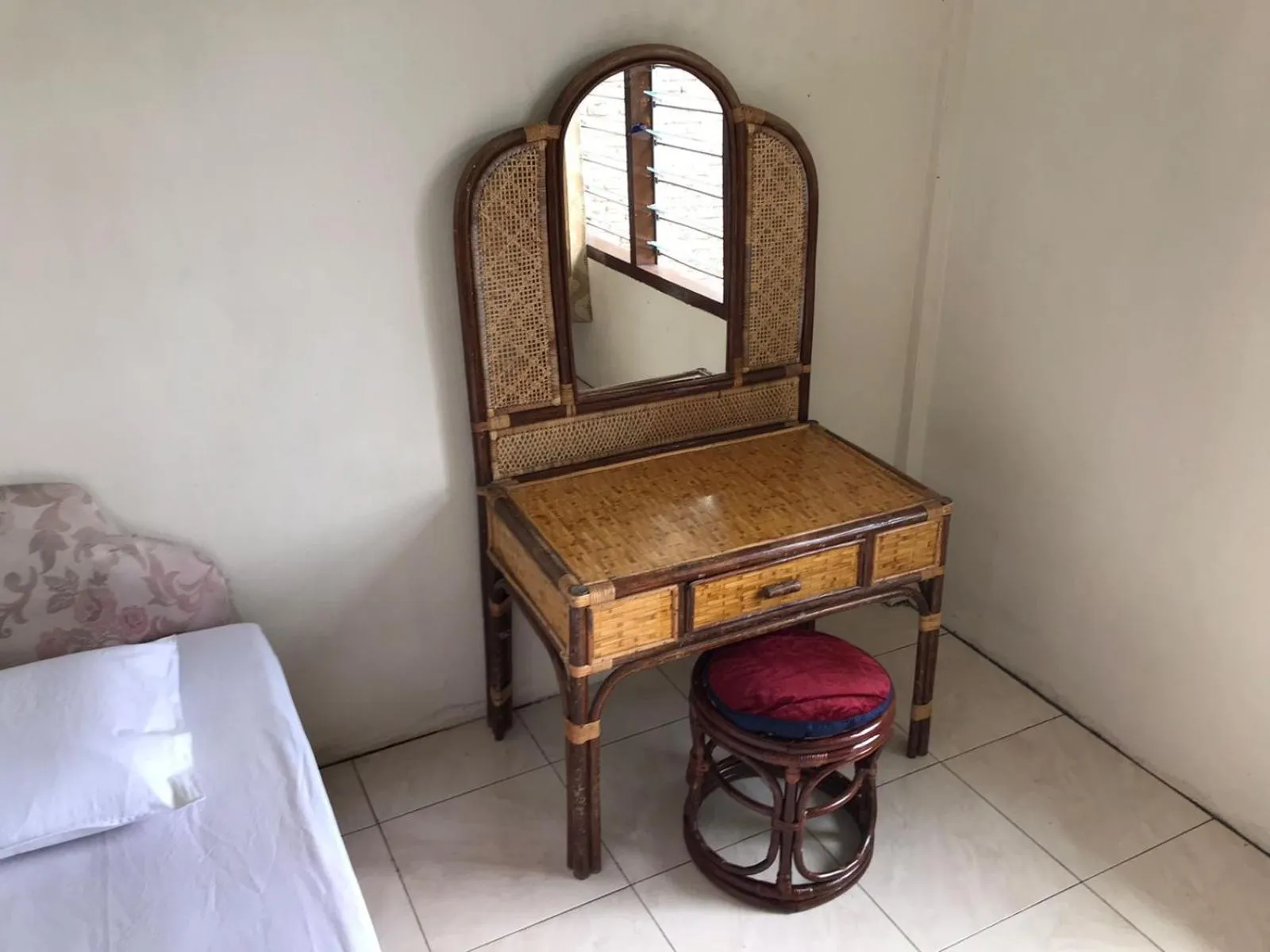 Bedroom, Bed in Hotel Miranda at Desa Wisata Berastagi