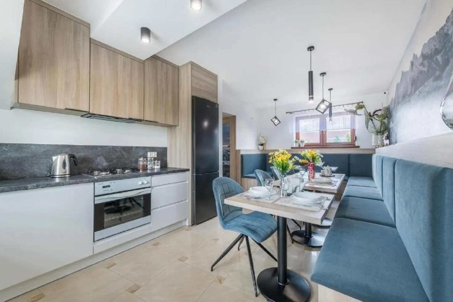 Dining area in Biały Jeleń z basenem i jacuzzi