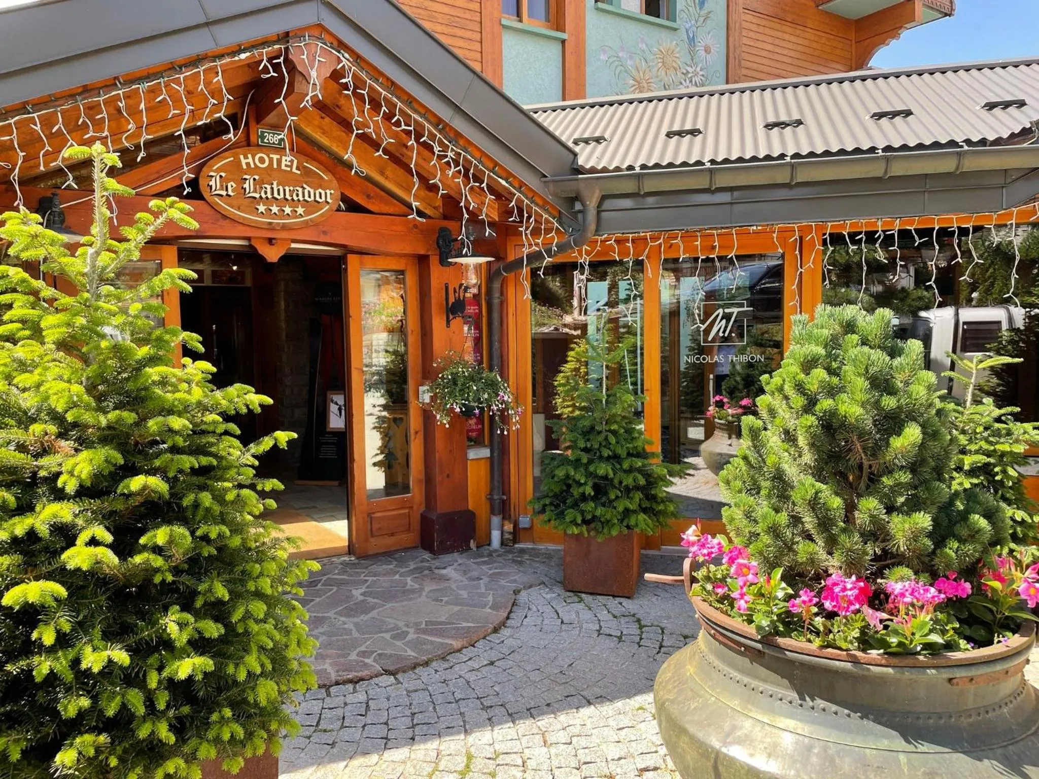 Property building in Chalet-Hôtel Le Labrador, The Originals Relais (Relais du Silence)