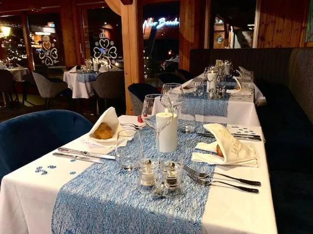 Banquet/Function facilities, Restaurant/Places to Eat in Chalet-Hôtel Le Labrador, The Originals Relais (Relais du Silence)