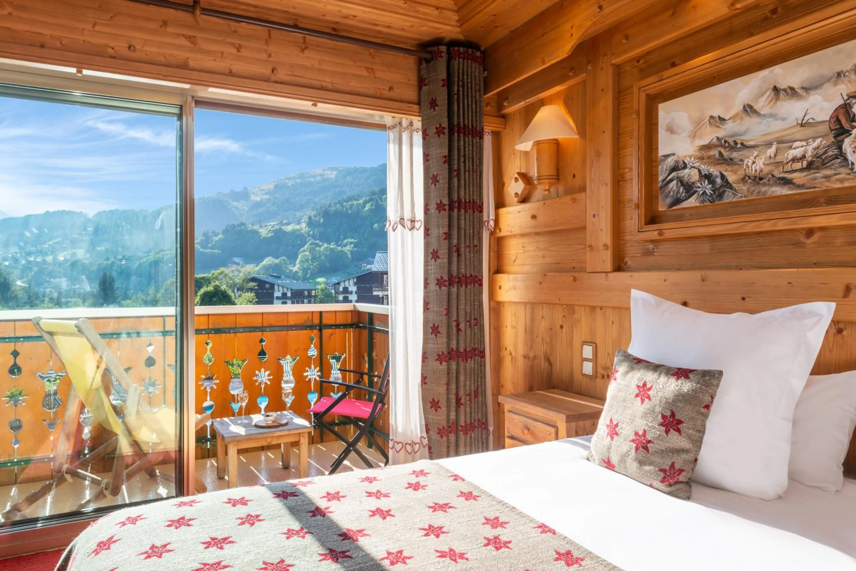 Bed in Chalet-Hôtel Le Labrador, The Originals Relais (Relais du Silence)