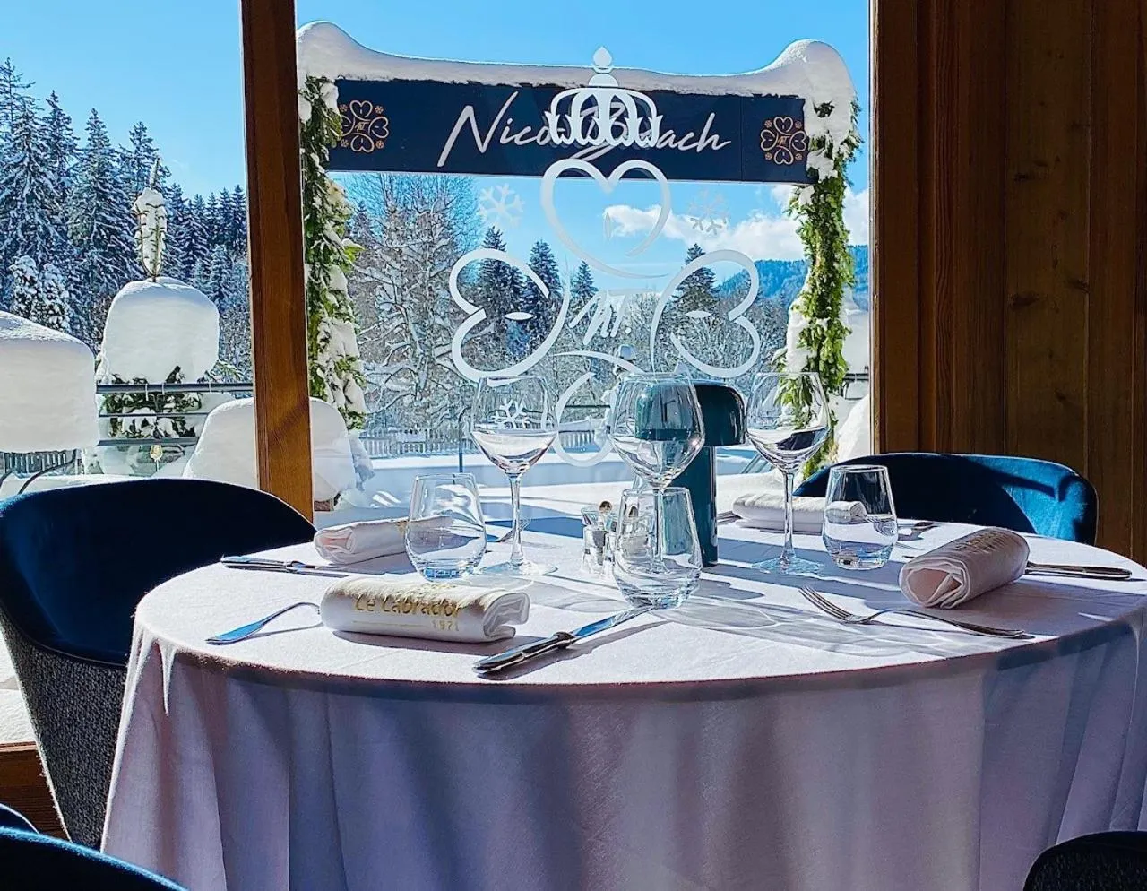 Restaurant/Places to Eat in Chalet-Hôtel Le Labrador, The Originals Relais (Relais du Silence)