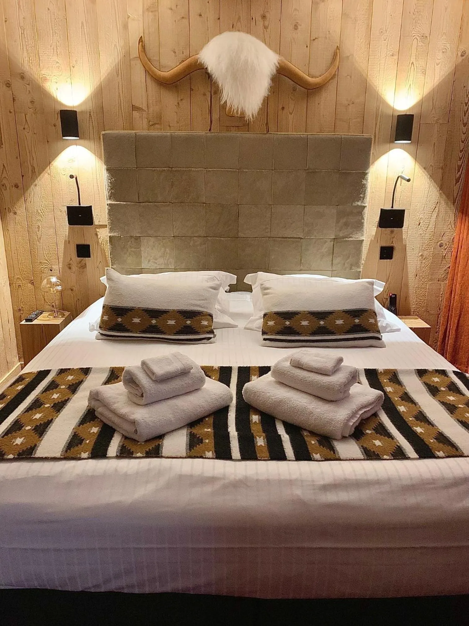 Bed in Chalet-Hôtel Le Labrador, The Originals Relais (Relais du Silence)