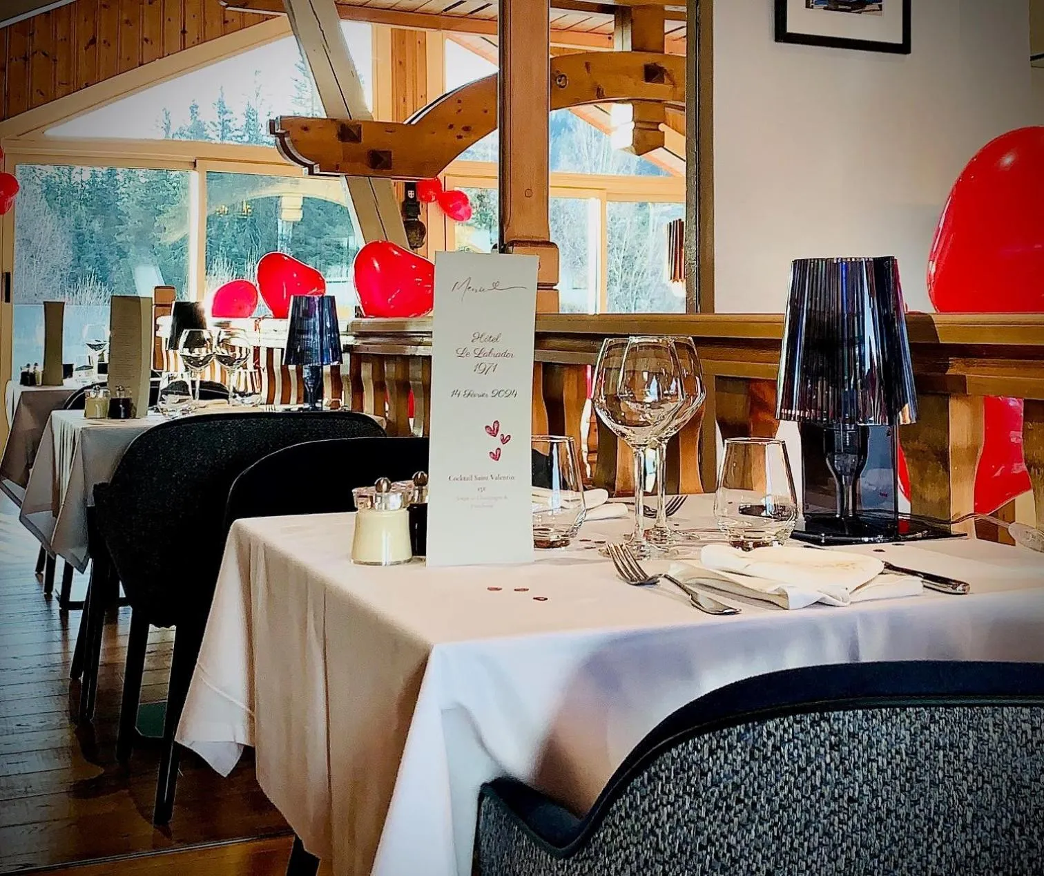 Restaurant/Places to Eat in Chalet-Hôtel Le Labrador, The Originals Relais (Relais du Silence)