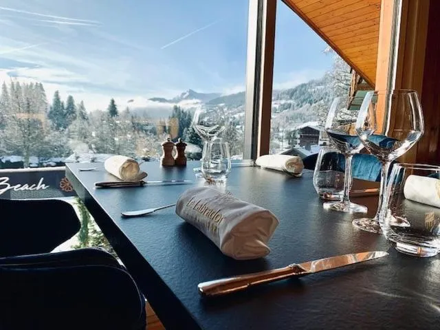 Dining area in Chalet-Hôtel Le Labrador, The Originals Relais (Relais du Silence)