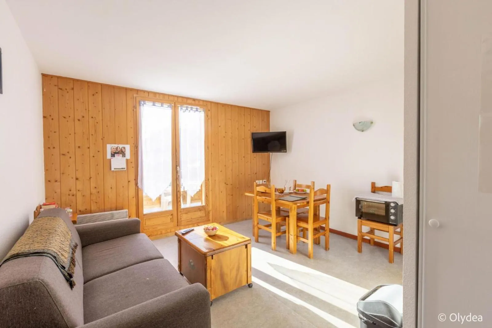 Communal lounge/ TV room in Olydea Fontaine du Roi