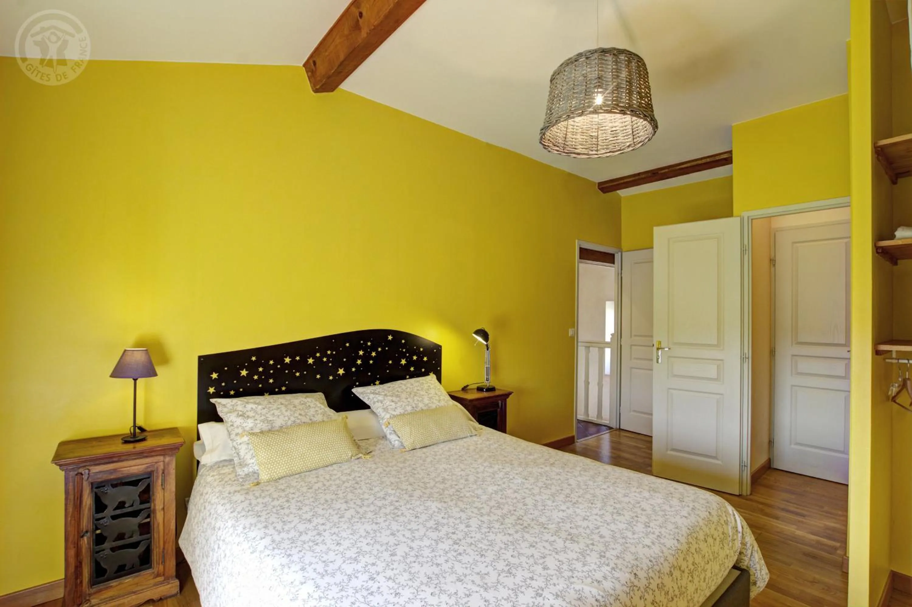 Photo of the whole room, Bed in Chambres d'Hôtes Ondine et Igor