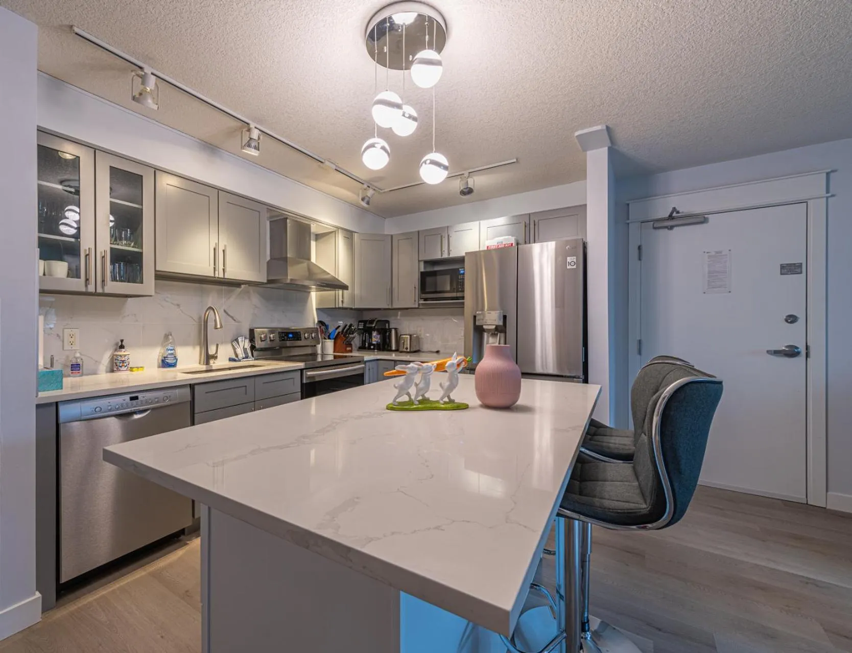 Mountain View One Bedroom Vacation Suite - WindTower 119