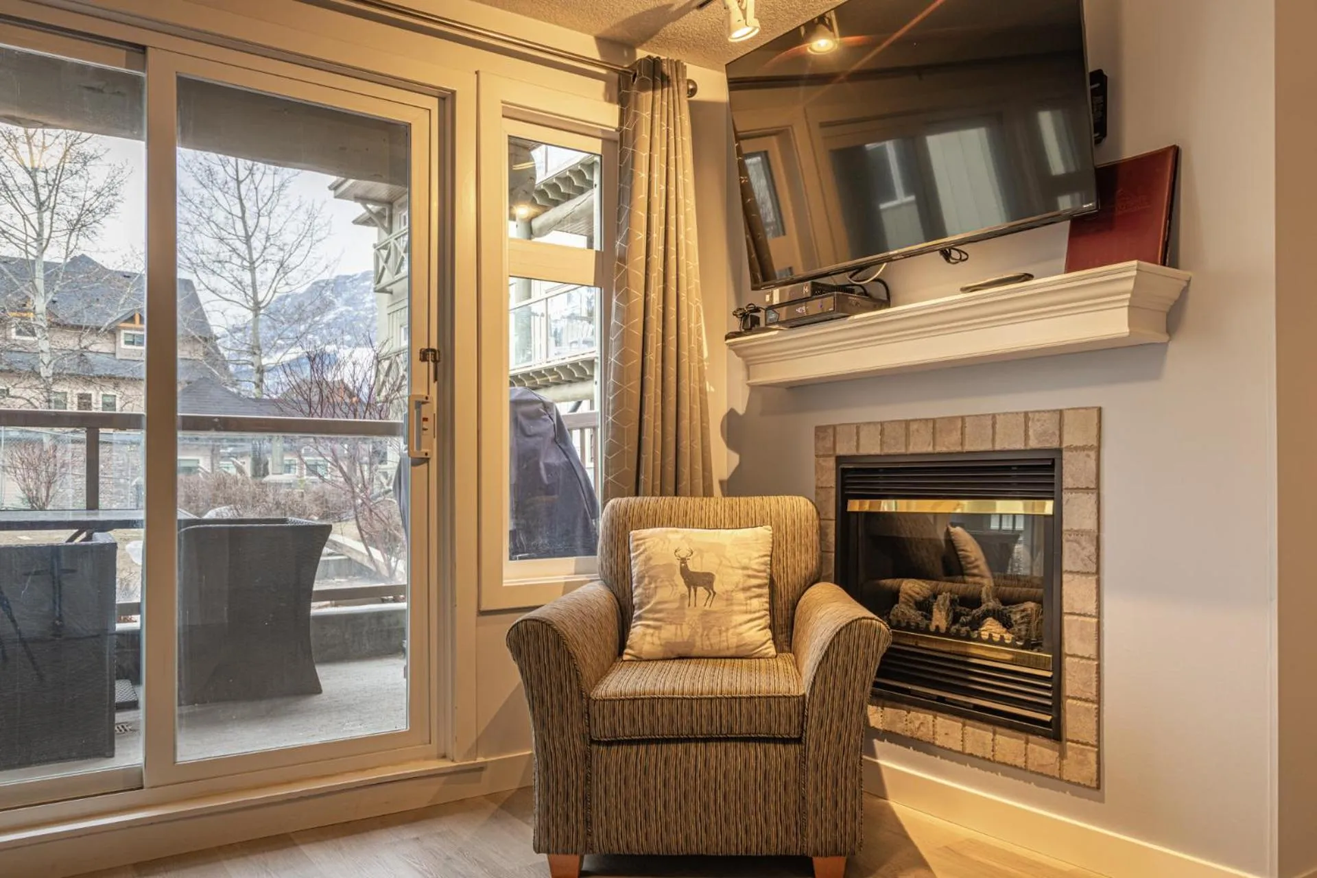 Mountain View One Bedroom Vacation Suite - WindTower 119