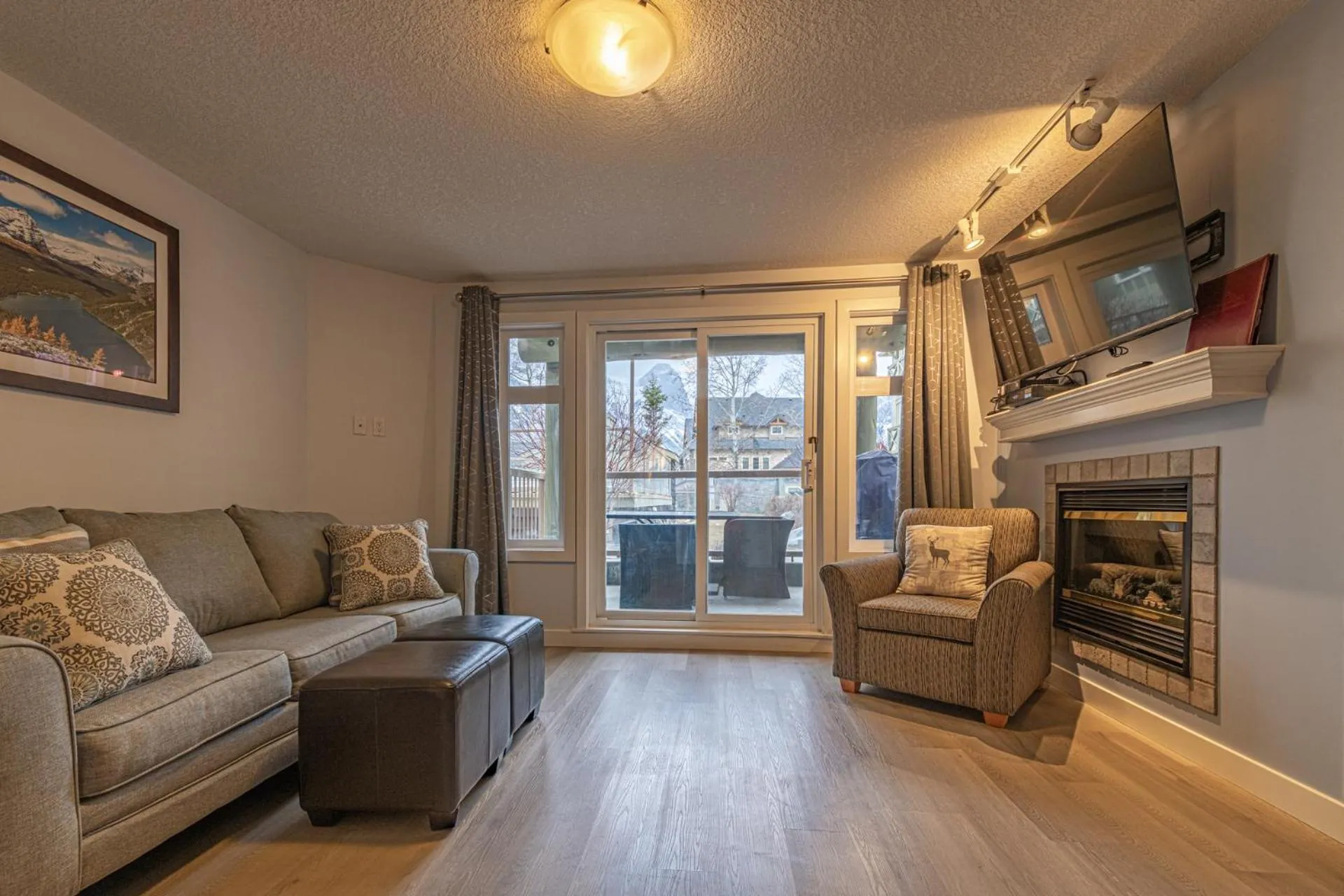 Mountain View One Bedroom Vacation Suite - WindTower 119